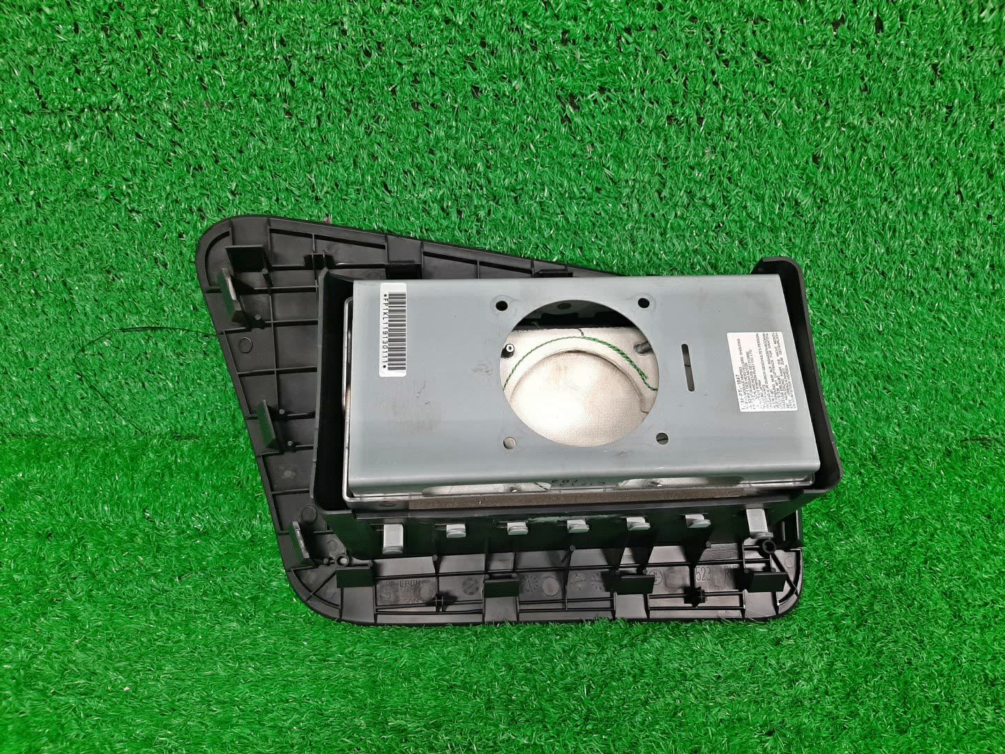 Airbag пассажирский NISSAN JUKE NF15, F15, YF15 , MR16DDT 2 ракурс