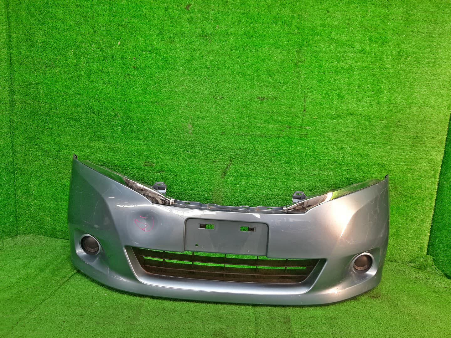 Бампер передний NISSAN SERENA C26 9826 1 ракурс