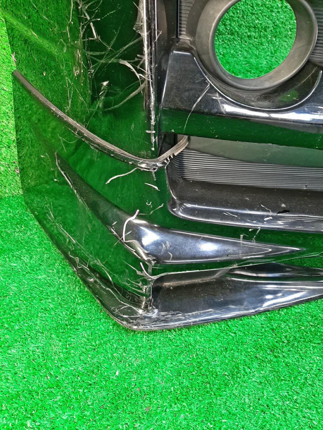Бампер передний TOYOTA VOXY AZR60G, AZR65G 2462 3 ракурс