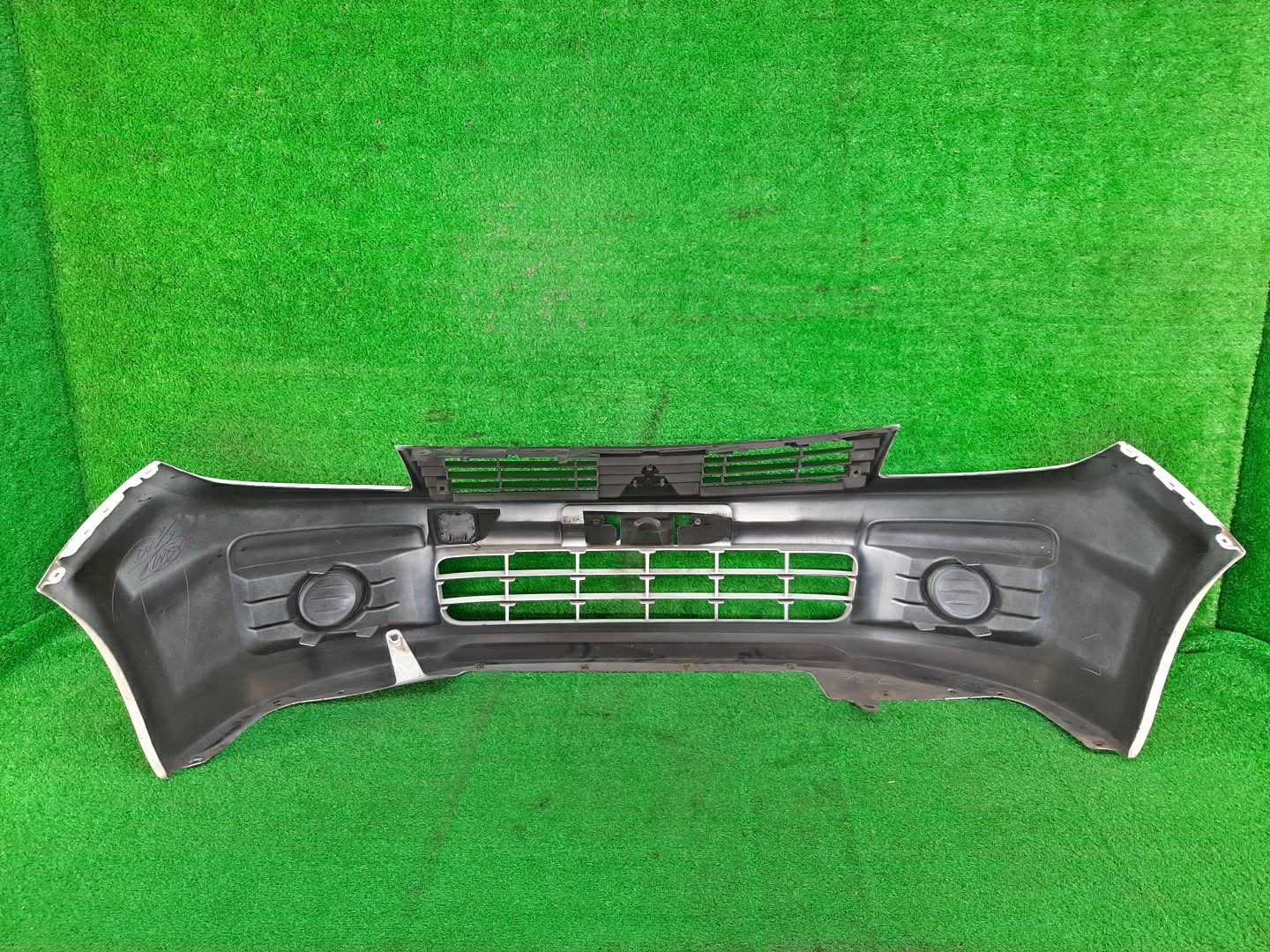 Бампер передний MITSUBISHI LANCER CVY12 3288 4 ракурс