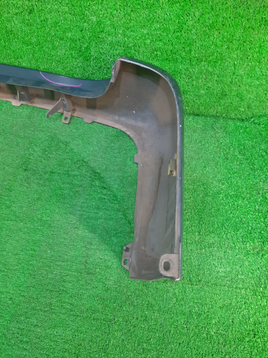Бампер задний TOYOTA GRANVIA VCH10W, KCH10W, VCH16W, KCH16W, RCH11W, KCH11W 4724 5 ракурс Бампер задний TOYOTA GRANVIA VCH10W, KCH10W, VCH16W, KCH16W, RCH11W, KCH11W 4724 5 ракурс