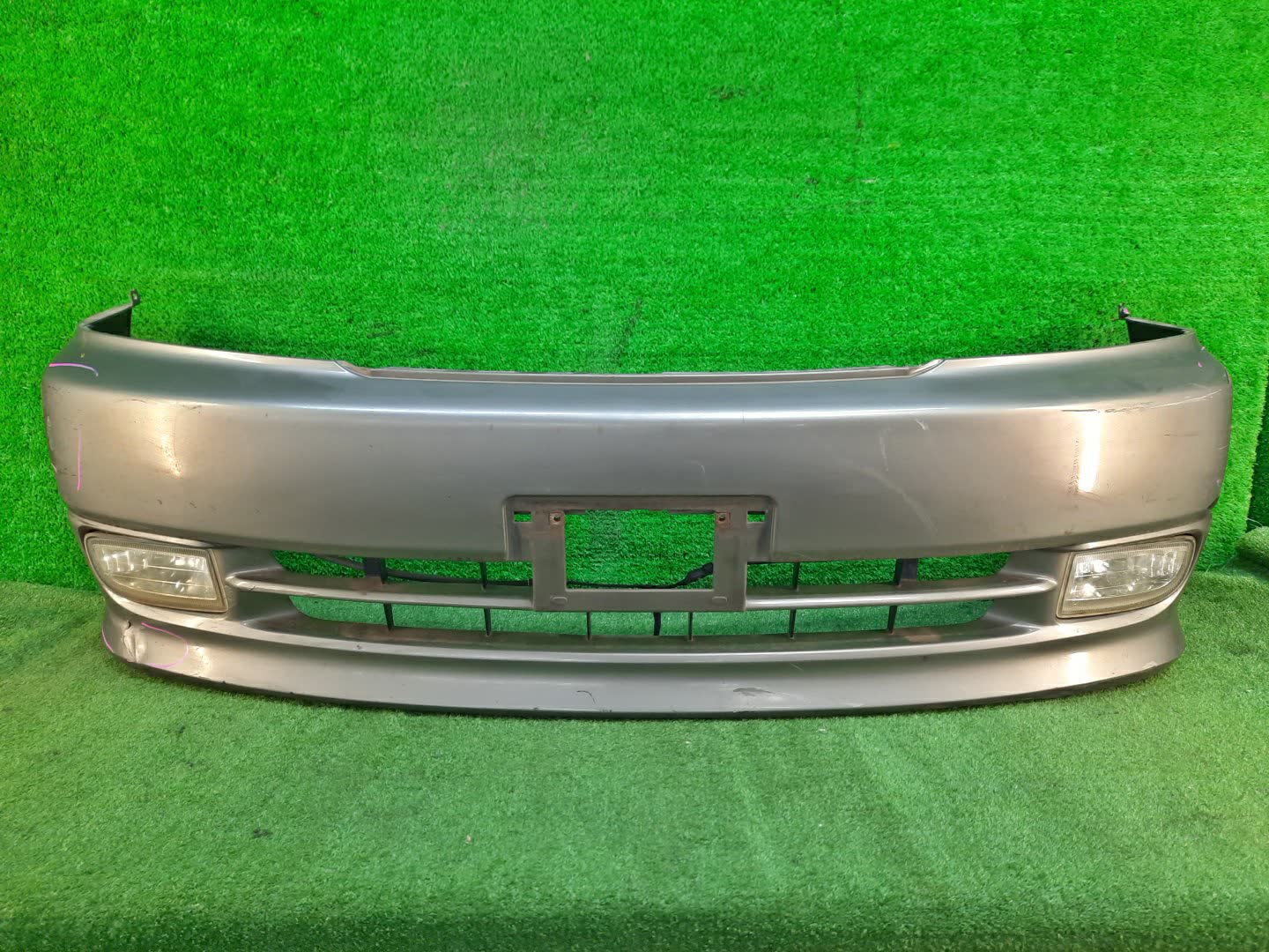Бампер передний TOYOTA GRAND HIACE VCH10W, KCH10W, VCH16W, KCH16W, KCH11W 8268 1 ракурс