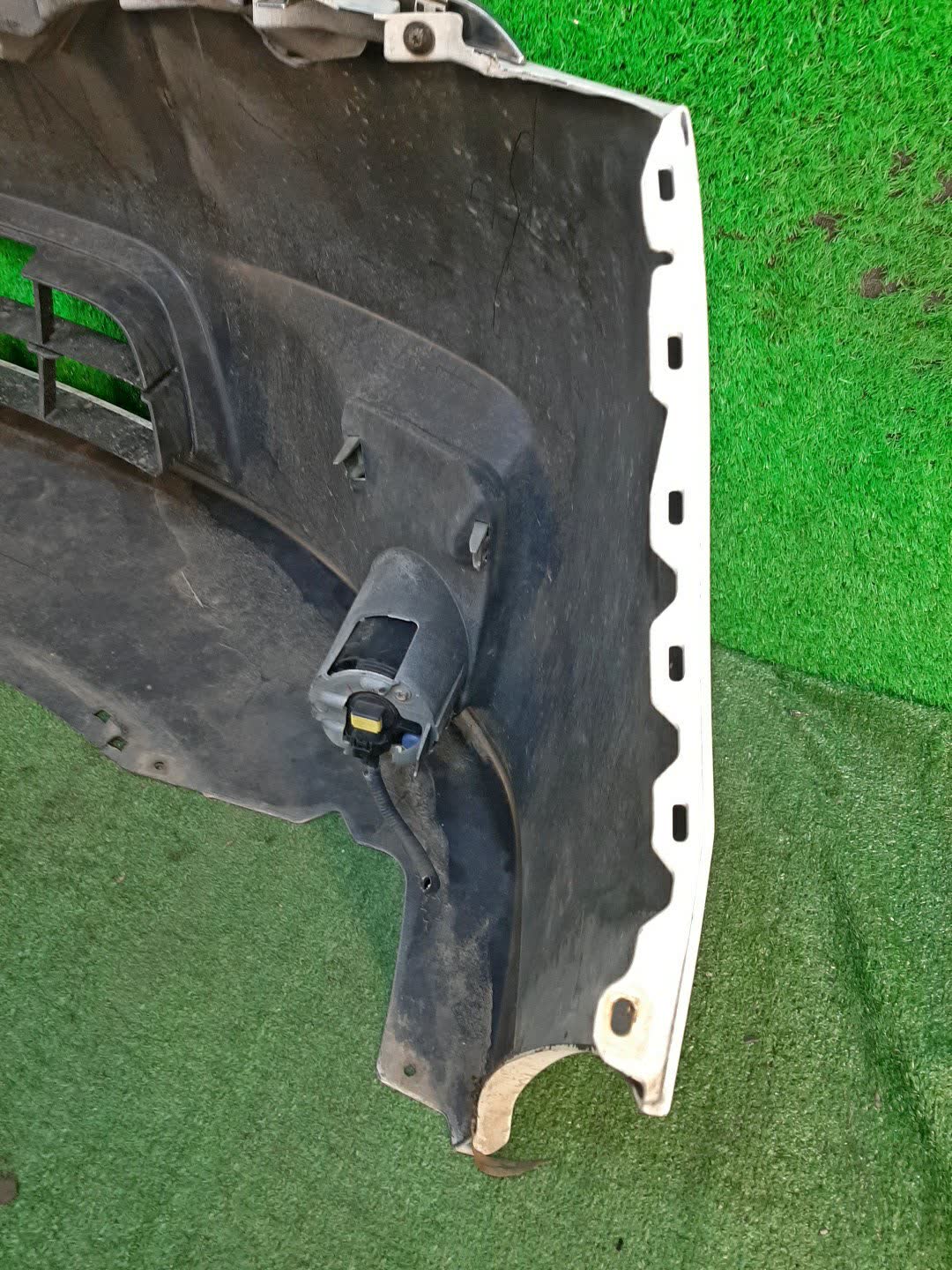 Бампер передний NISSAN SERENA C26 9167 5 ракурс