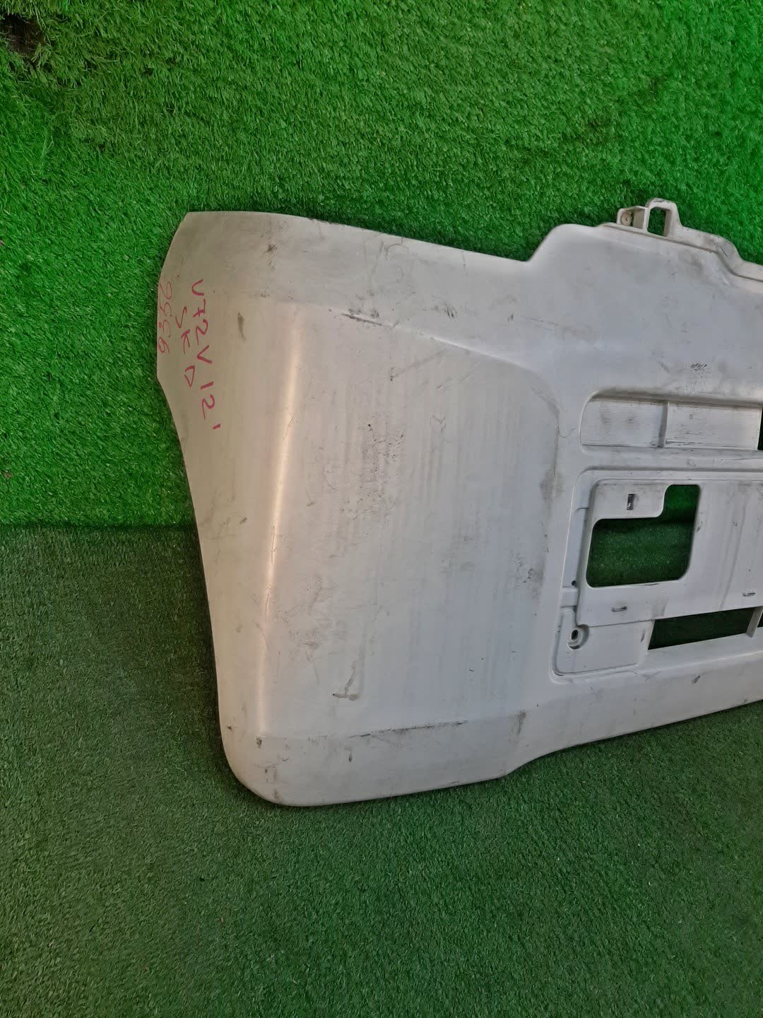 Бампер передний NISSAN CLIPPER U72V 9356 2 ракурс