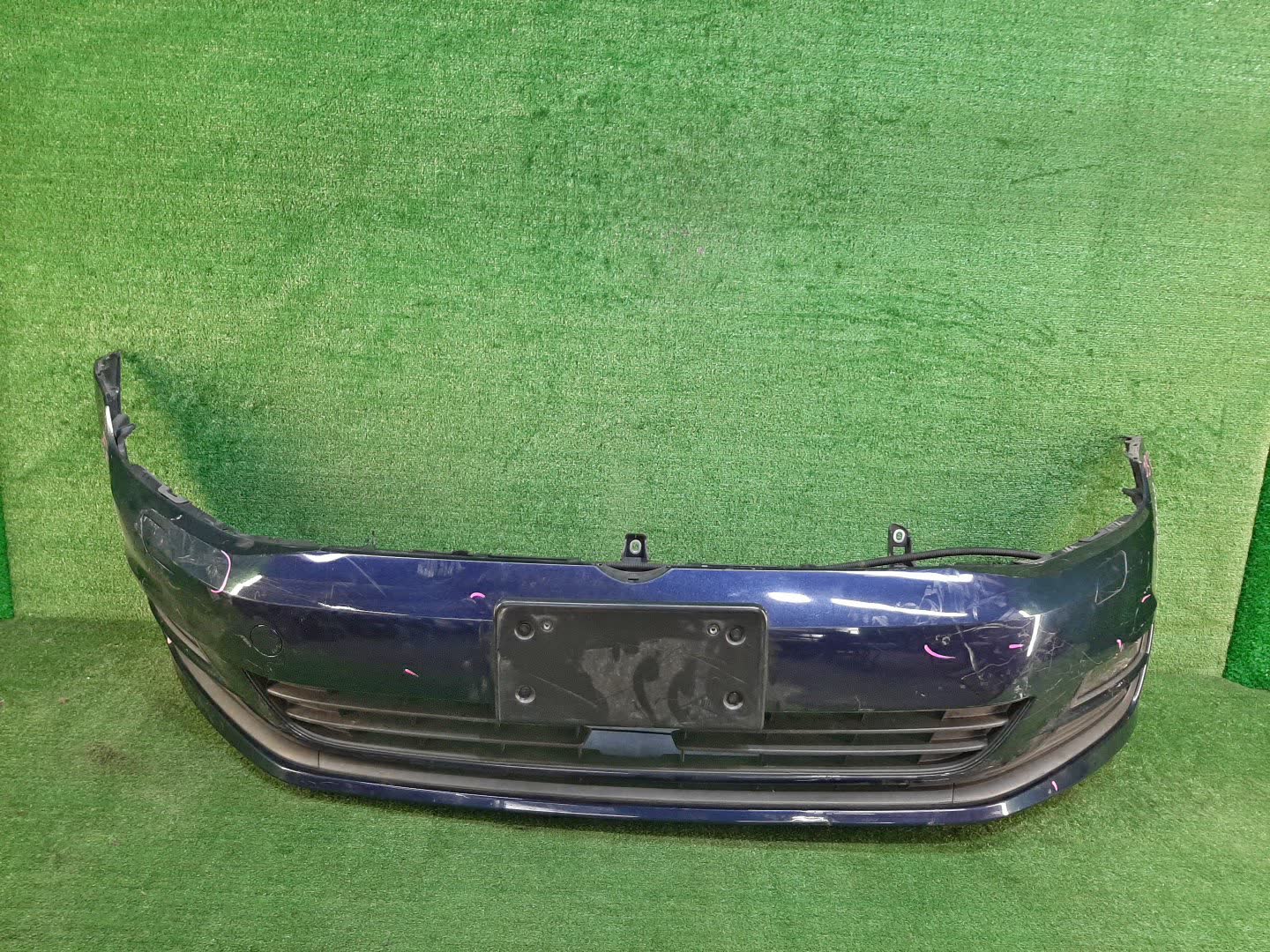 Бампер передний VOLKSWAGEN GOLF MK7, 5G1 7033 1 ракурс