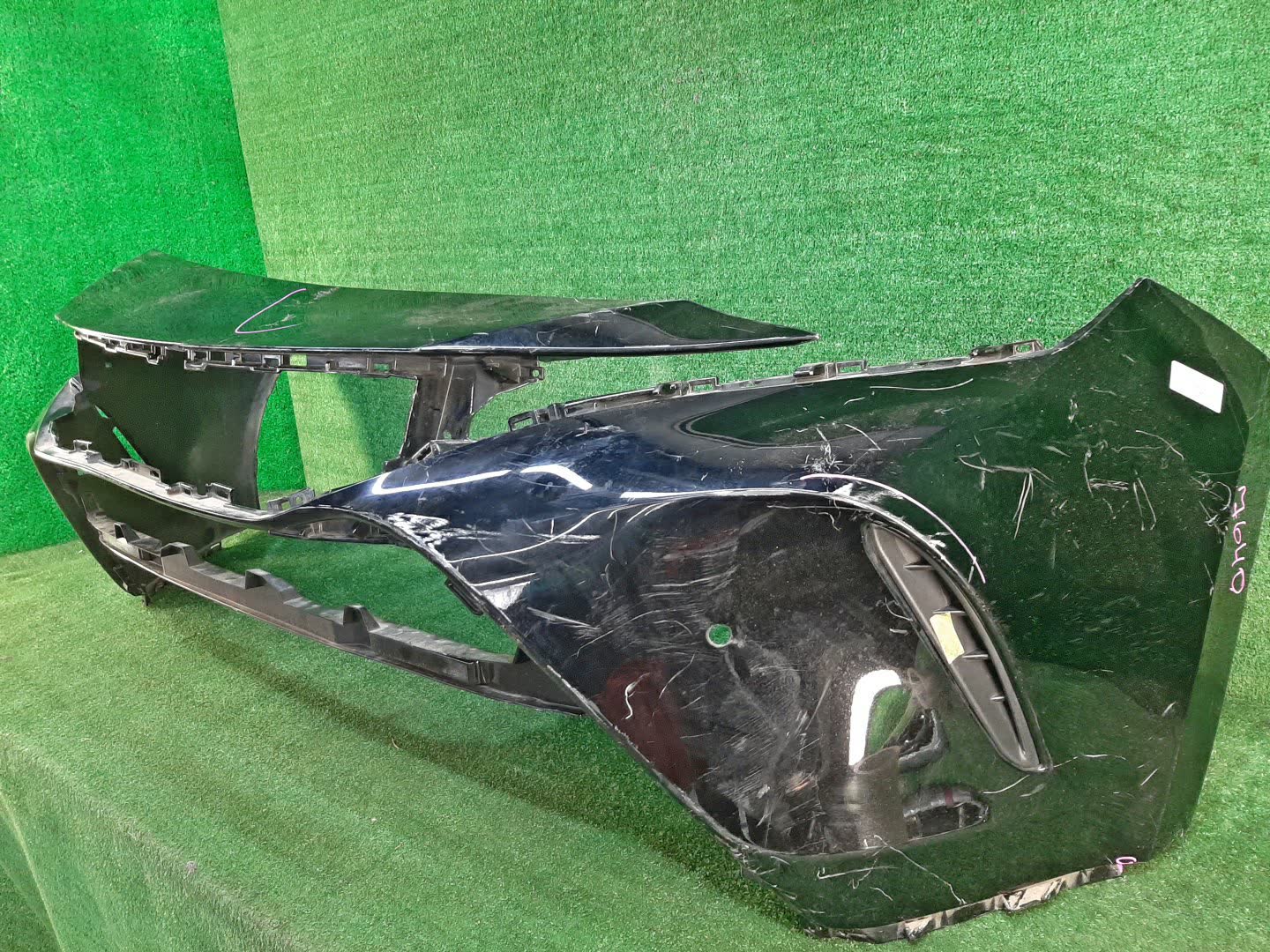 Бампер передний TOYOTA HARRIER AXUH80 7640 2 ракурс