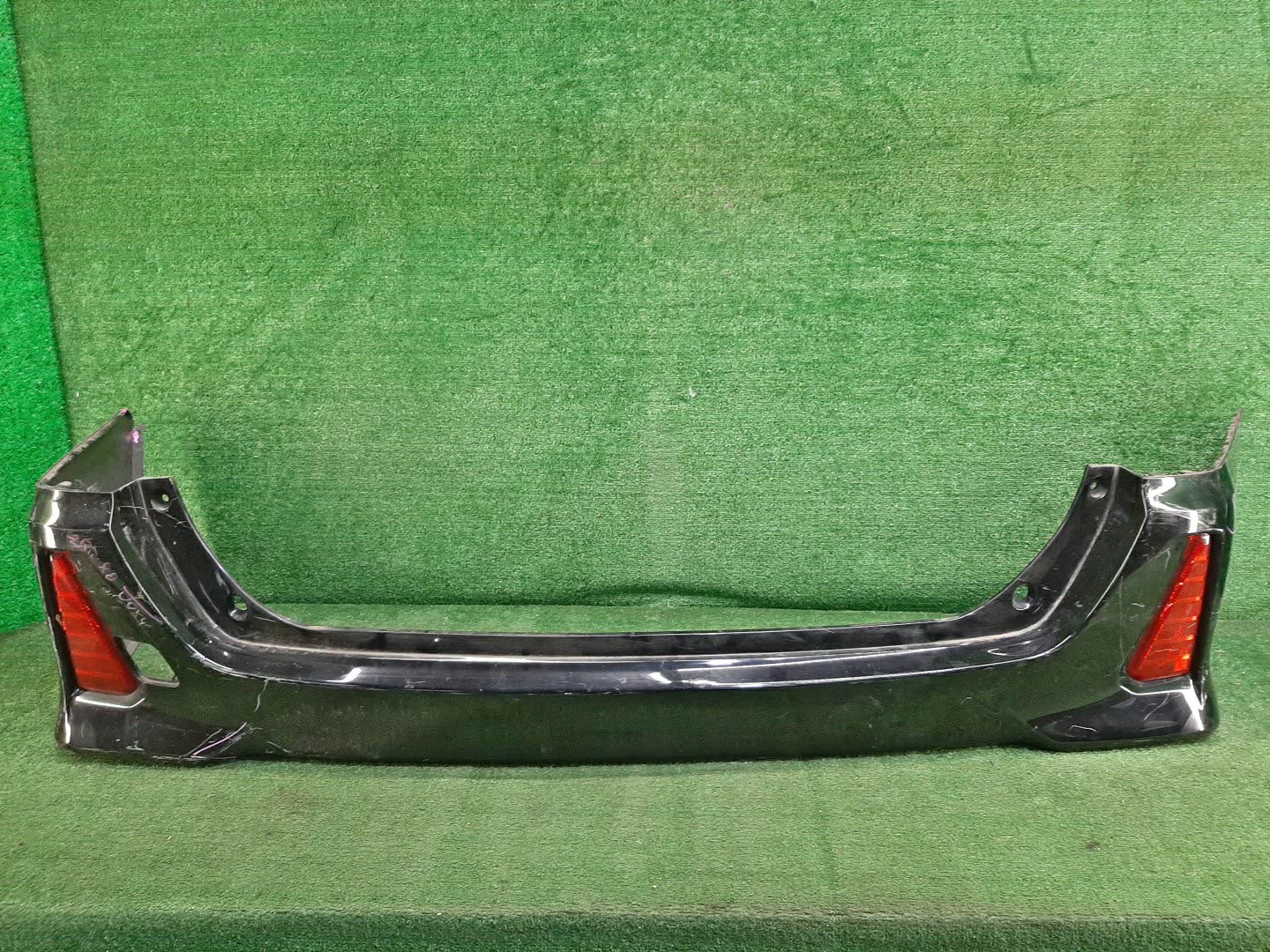 Бампер задний TOYOTA VOXY ZRR80G 9522 1 ракурс