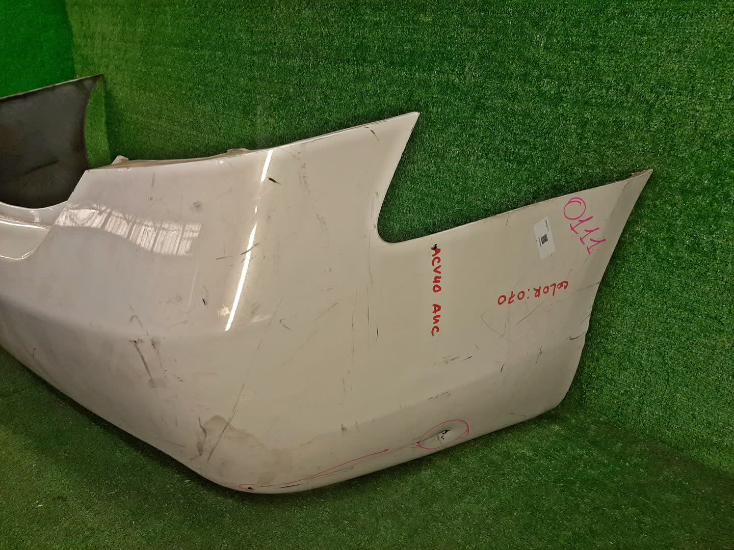 Бампер задний TOYOTA CAMRY, ALTIS AHV40, GSV40, ACV40, ACV45, ACV40N, ACV45N 0111 4 ракурс