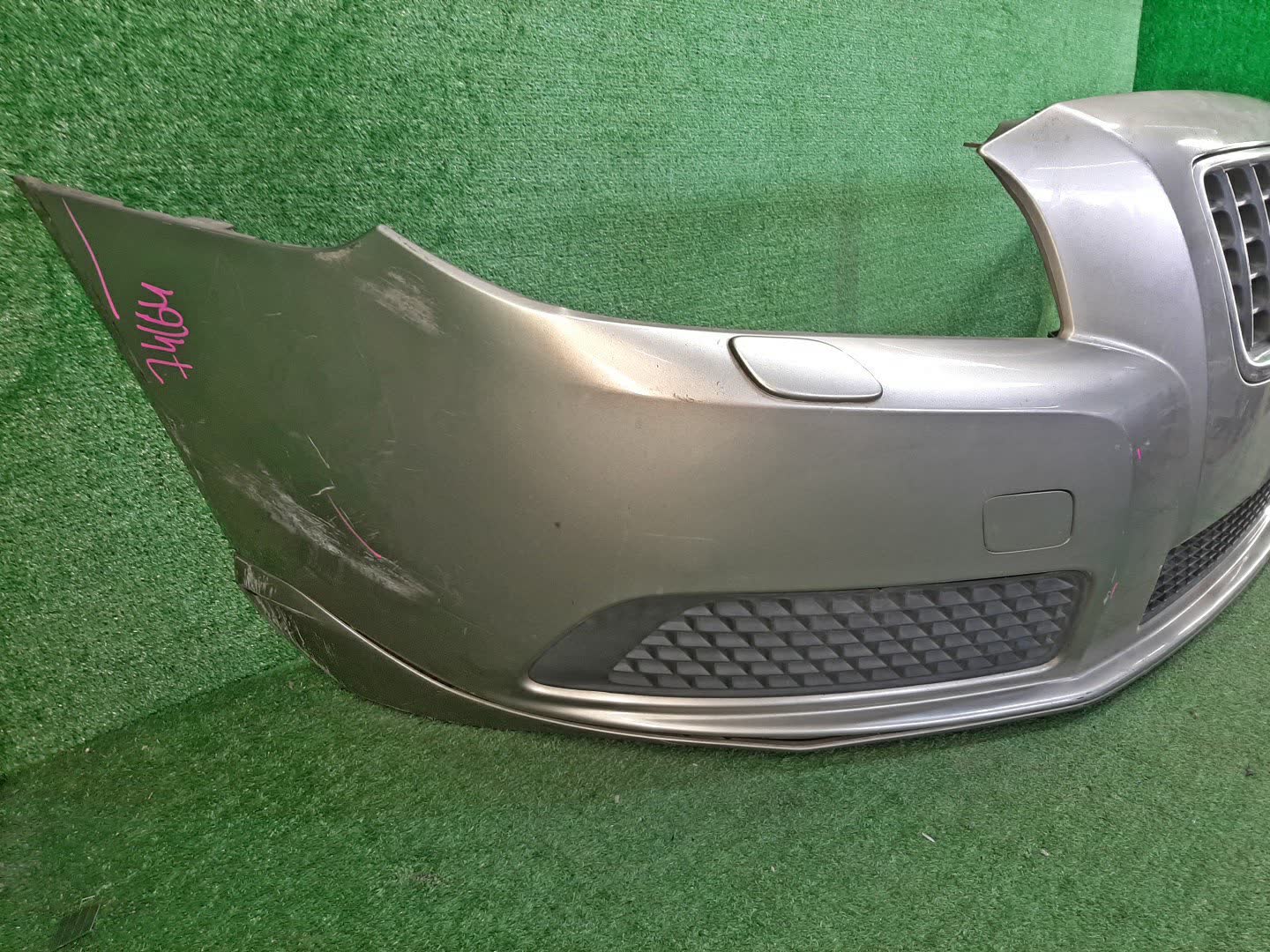 Бампер передний VOLVO V70 BW60, BW47, BW40, BW90, BW69, BW71, BW98, BW56, BW48 74164 2 ракурс Бампер передний VOLVO V70 BW60, BW47, BW40, BW90, BW69, BW71, BW98, BW56, BW48 74164 2 ракурс