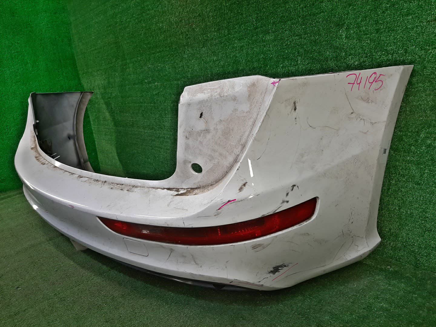 Бампер задний AUDI Q5 8RB 8R0807303B 2 ракурс