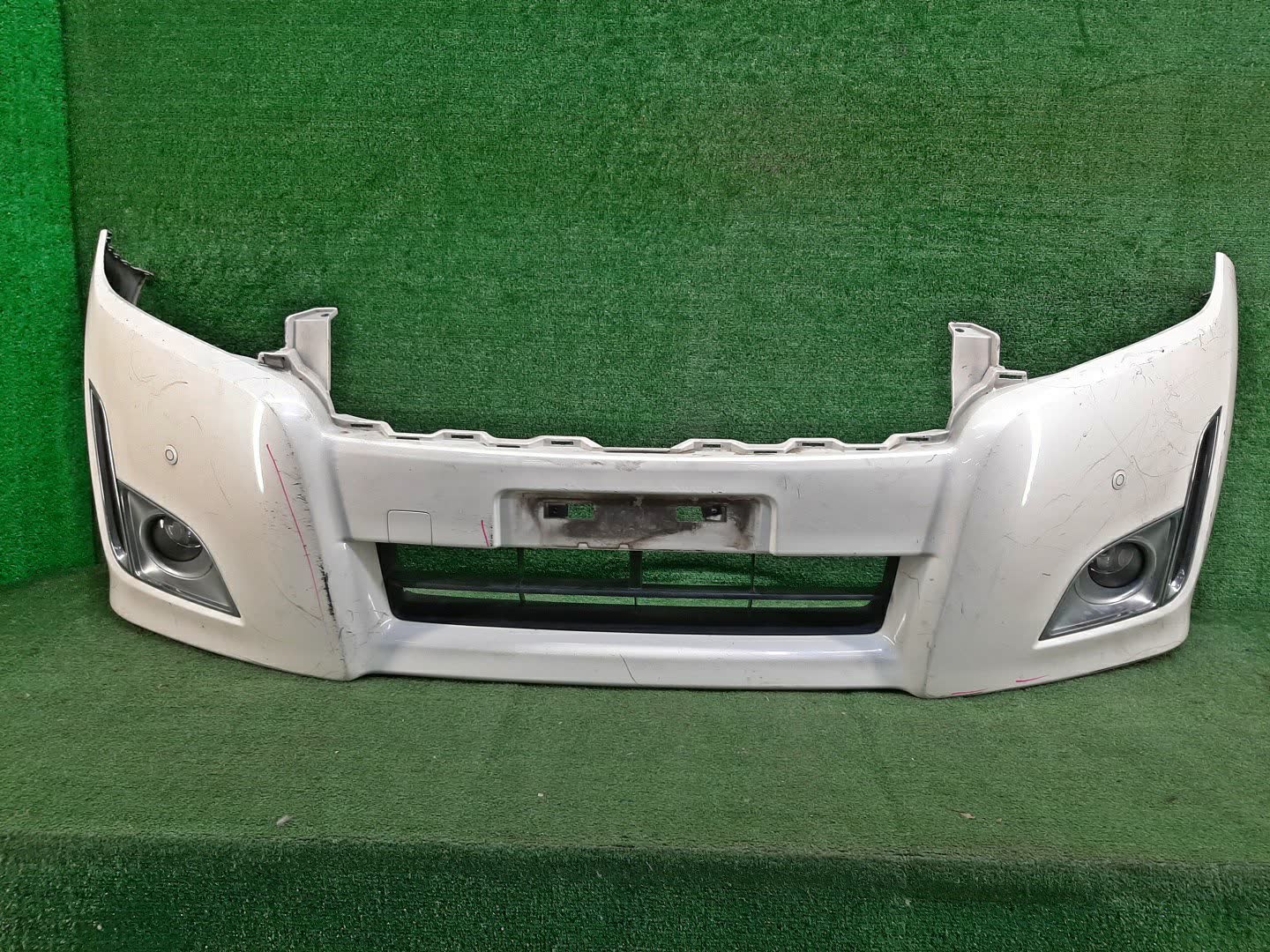 Бампер передний NISSAN ELGRAND E52 74253 1 ракурс