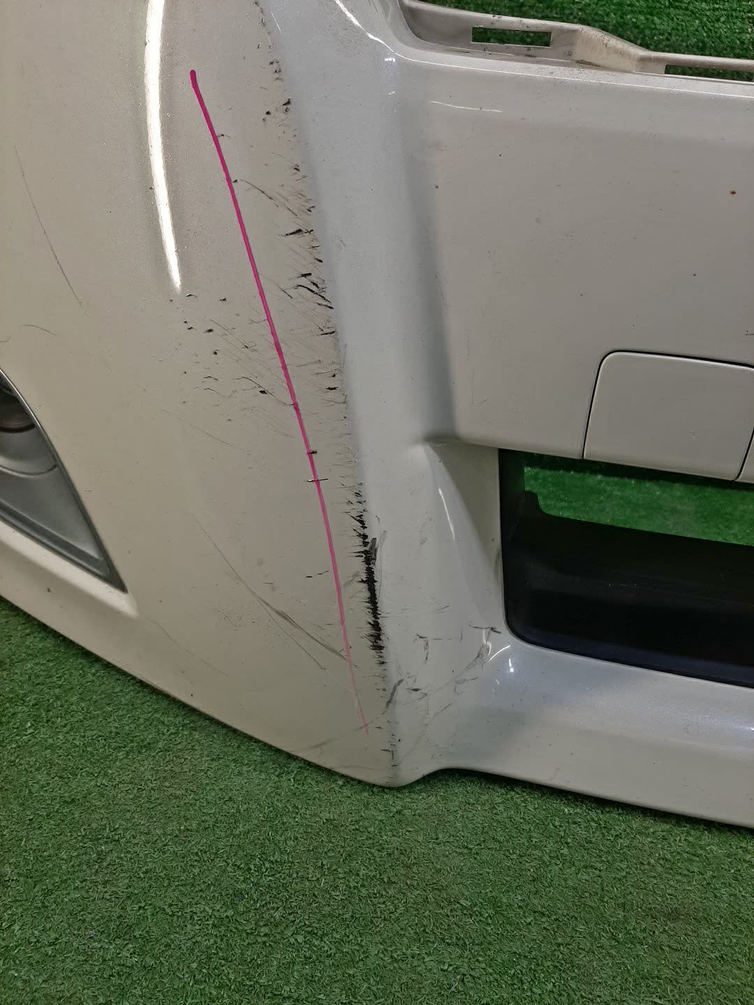 Бампер передний NISSAN ELGRAND E52 74253 4 ракурс