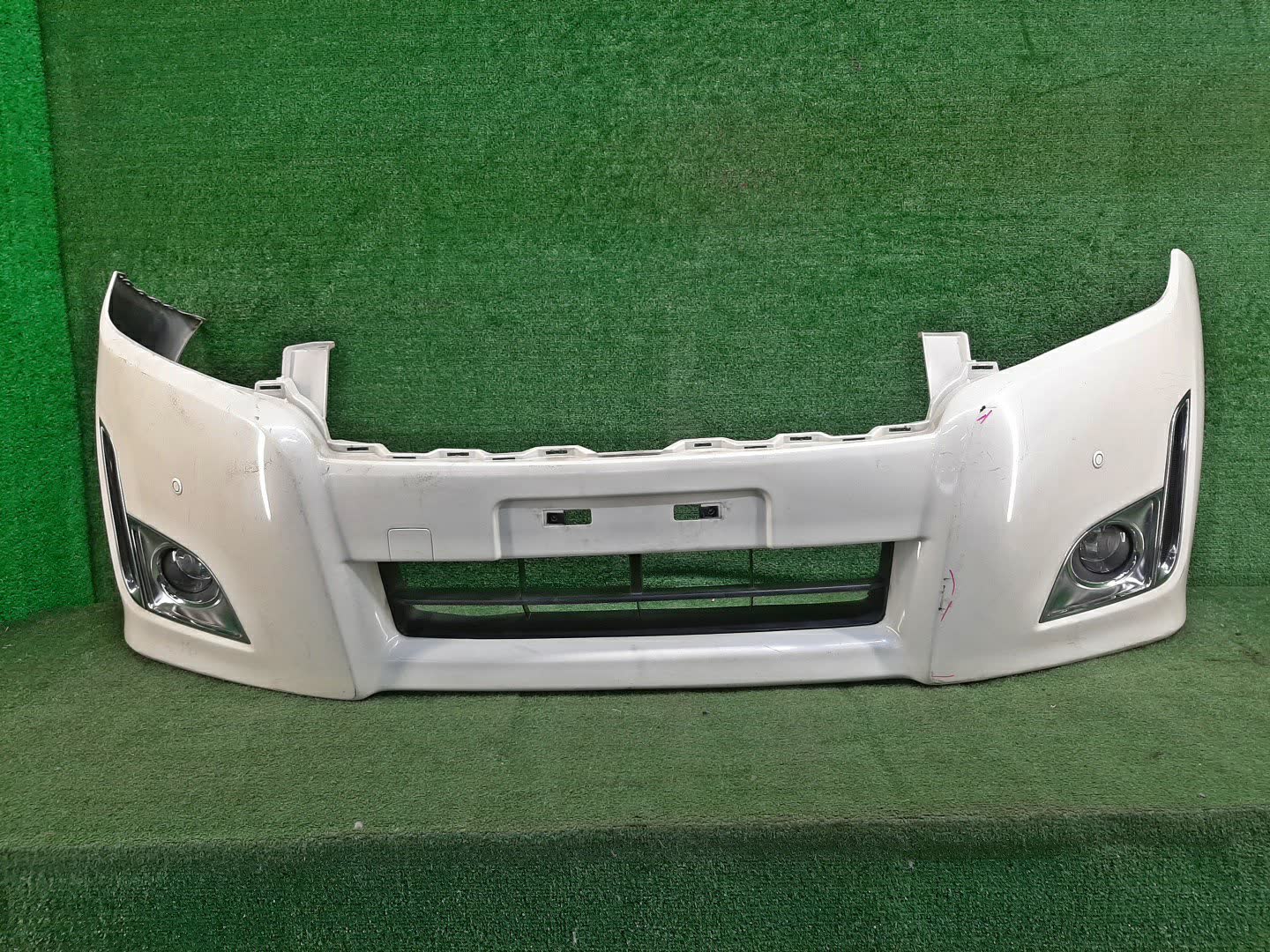 Бампер передний NISSAN ELGRAND E52 74383 1 ракурс