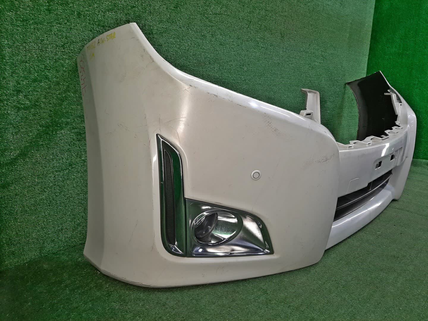 Бампер передний NISSAN ELGRAND E52 74383 3 ракурс