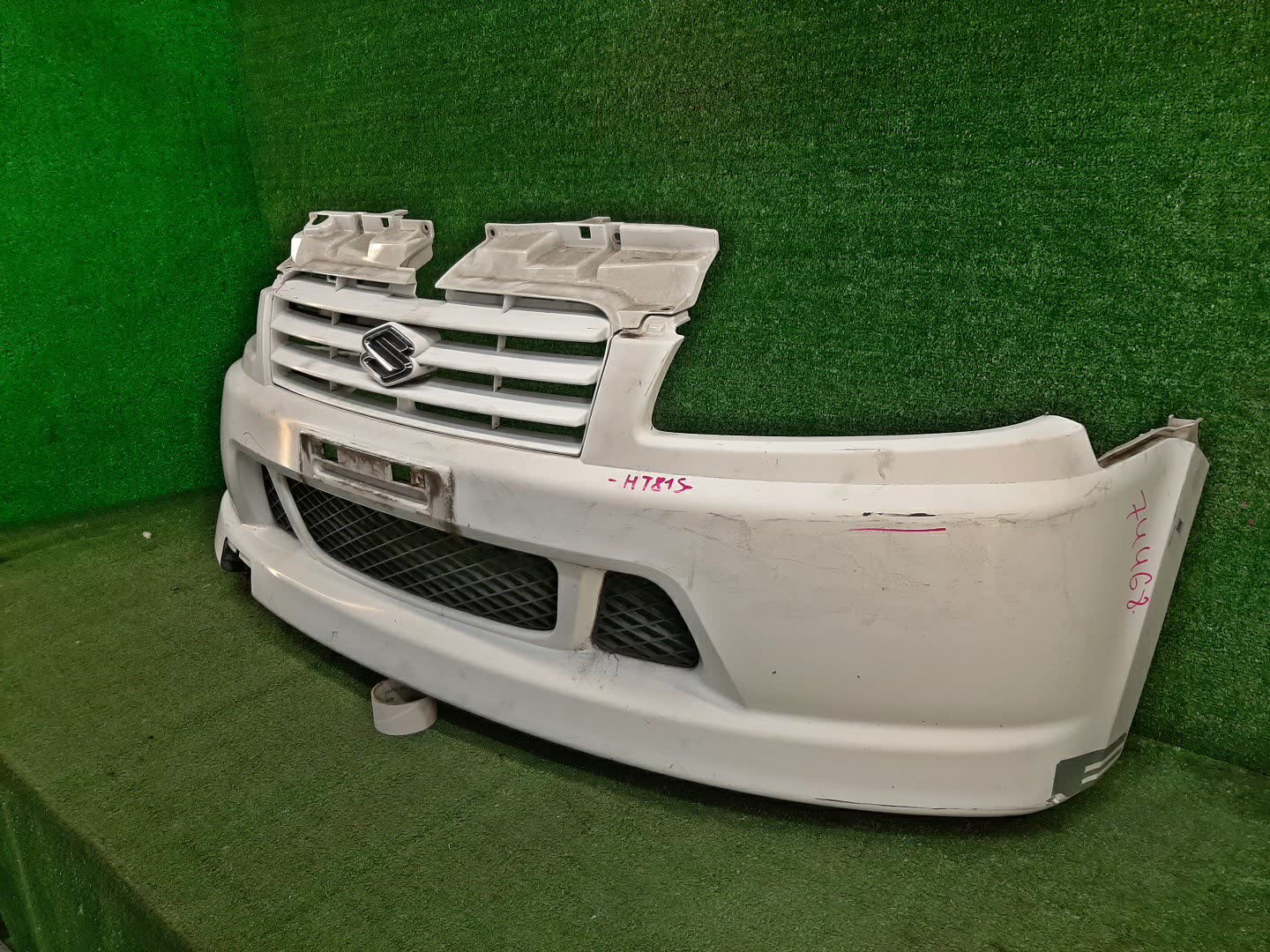 Бампер передний SUZUKI SWIFT HT81S 74468 2 ракурс