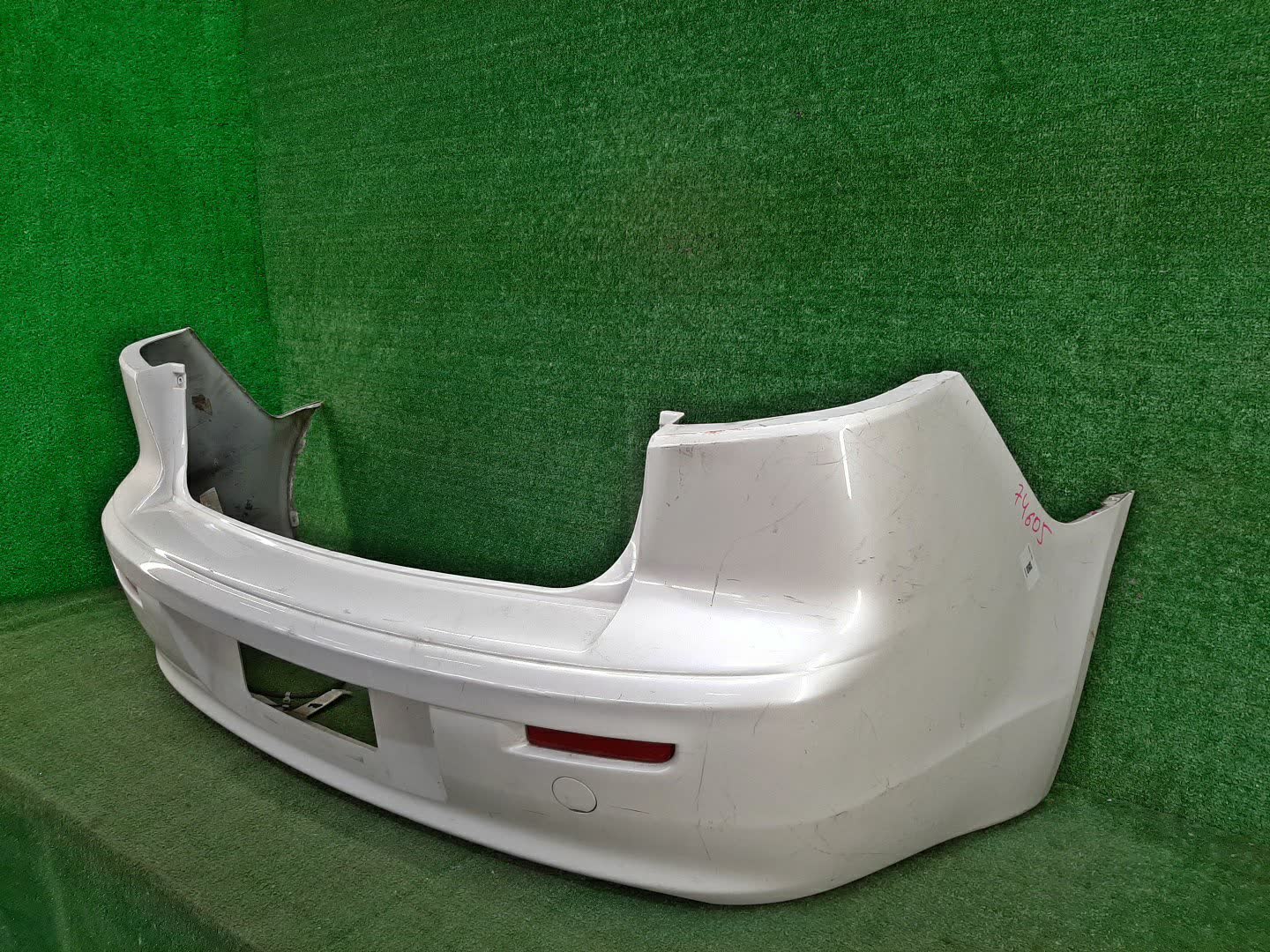 Бампер задний MITSUBISHI LANCER, GALANT FORTIS CY4A, CY2A, CY3A, CY6A 74605 2 ракурс