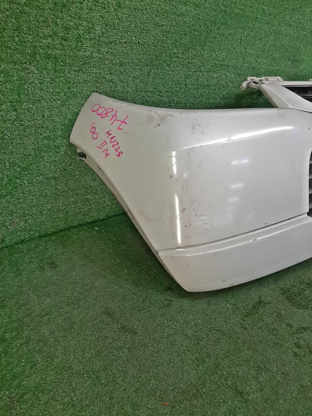 Бампер передний SUZUKI ALTO HA22S 74800 3 ракурс