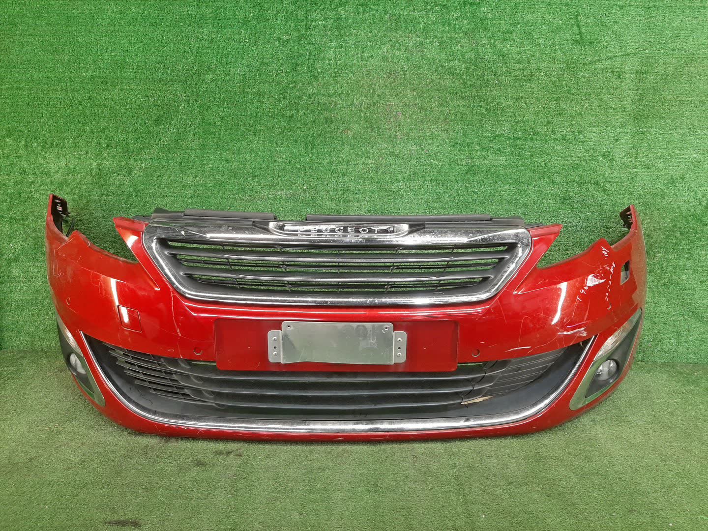 Бампер передний PEUGEOT 308 T91 75596 1 ракурс