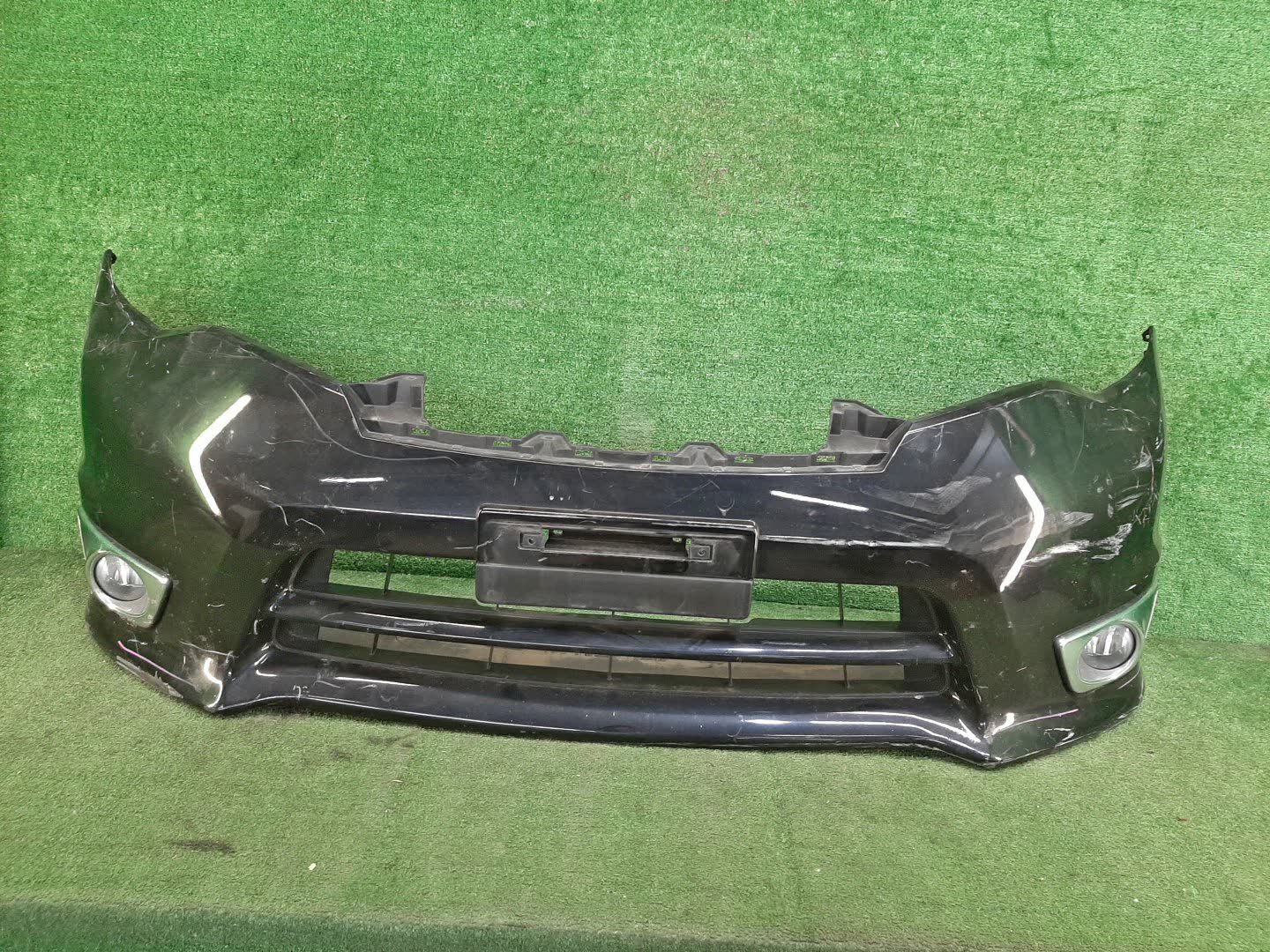Бампер передний NISSAN SERENA C26 75606 1 ракурс