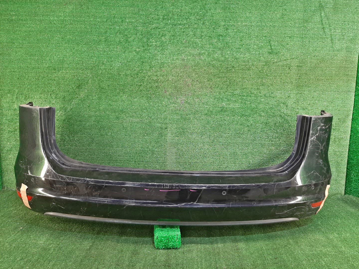 Бампер задний VOLKSWAGEN SHARAN 7N1 76068 1 ракурс Бампер задний VOLKSWAGEN SHARAN 7N1 76068 1 ракурс