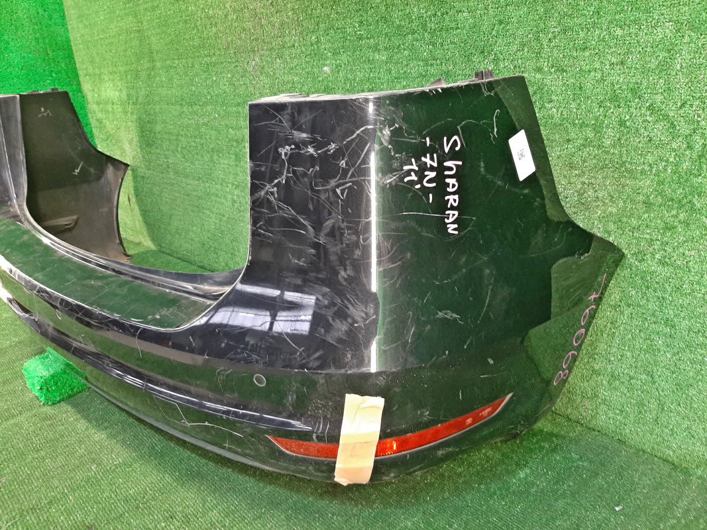 Бампер задний VOLKSWAGEN SHARAN 7N1 76068 3 ракурс Бампер задний VOLKSWAGEN SHARAN 7N1 76068 3 ракурс