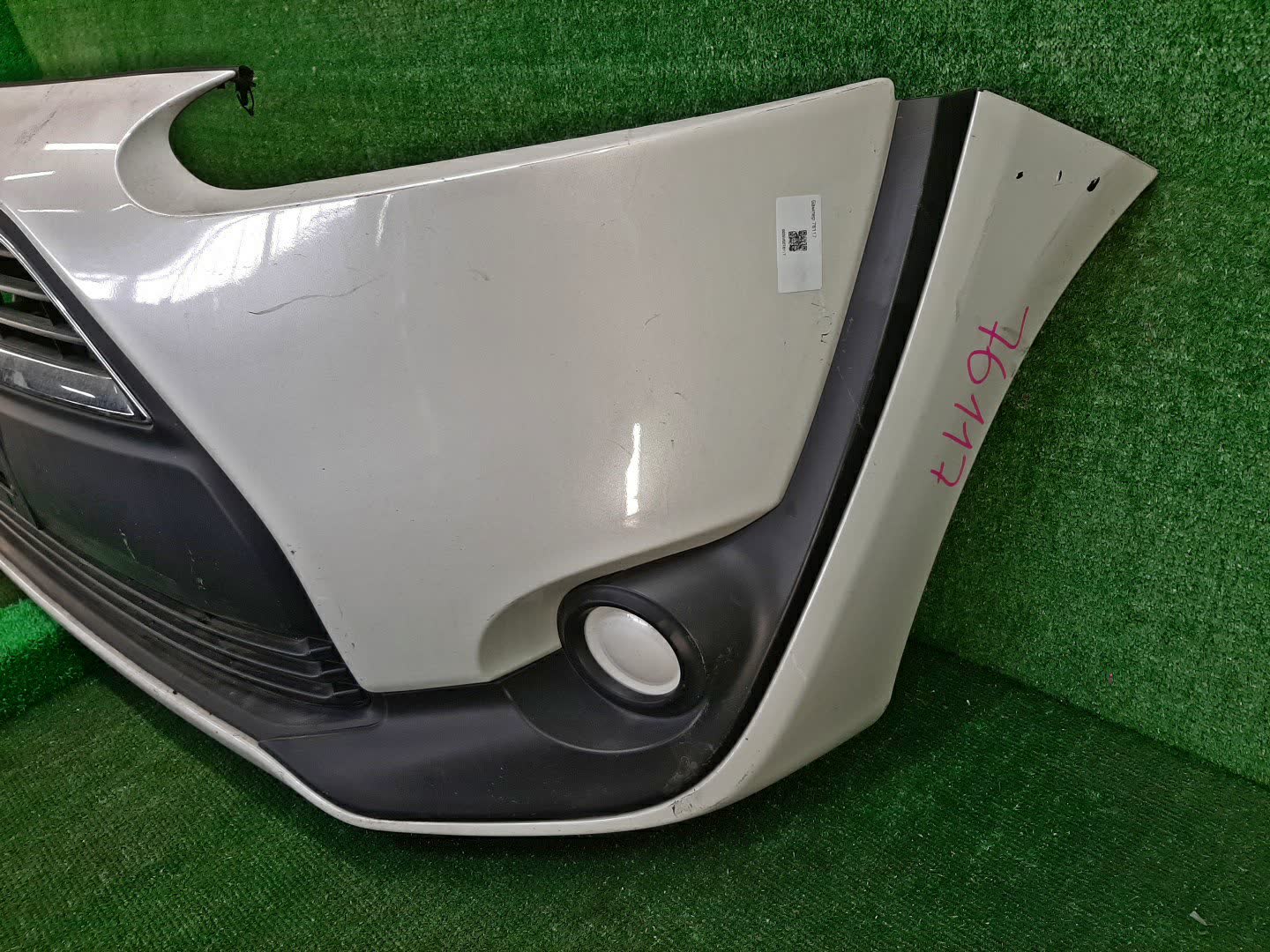 Бампер передний TOYOTA SIENTA NSP172G, NSP170G, NCP175G, NHP170G 76117 2 ракурс