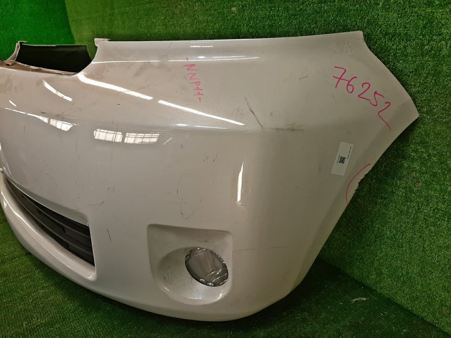 Бампер передний TOYOTA PORTE NNP10, NNP15, NNP11 76252 2 ракурс