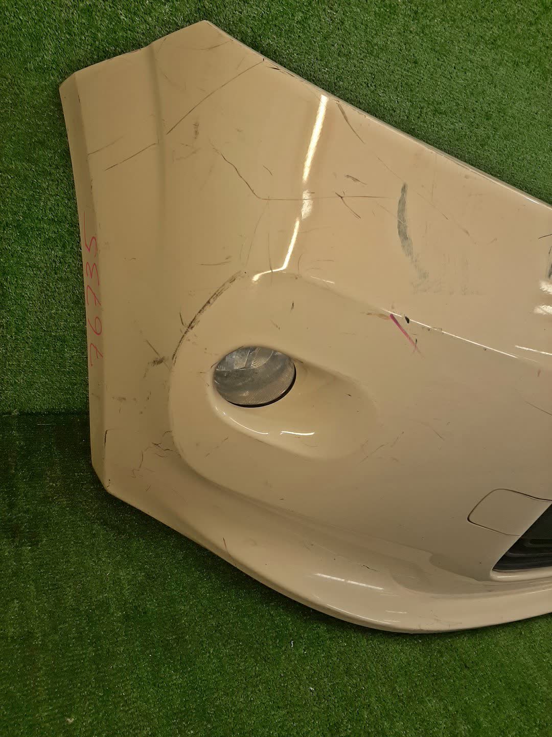 Бампер передний TOYOTA PORTE NCP141 76735 2 ракурс
