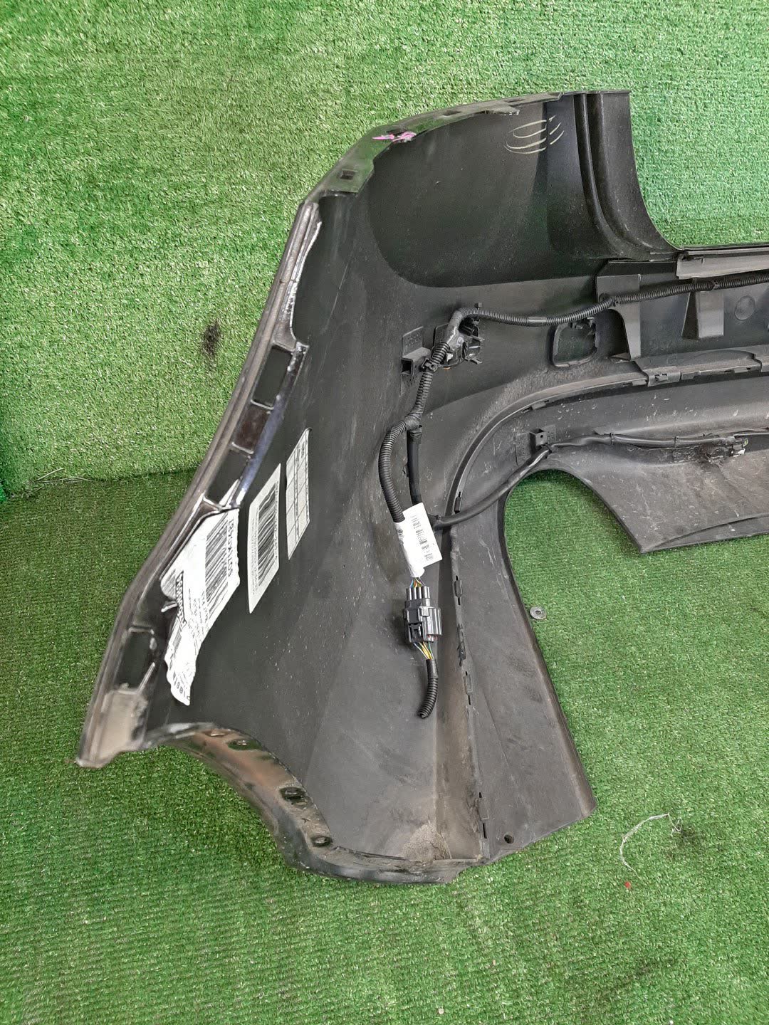 Бампер задний VOLVO S60 FS44, FS47, FS40, FS45, FS70, FS, Y20, FS48, FS84, FS90 76815 5 ракурс Бампер задний VOLVO S60 FS44, FS47, FS40, FS45, FS70, FS, Y20, FS48, FS84, FS90 76815 5 ракурс