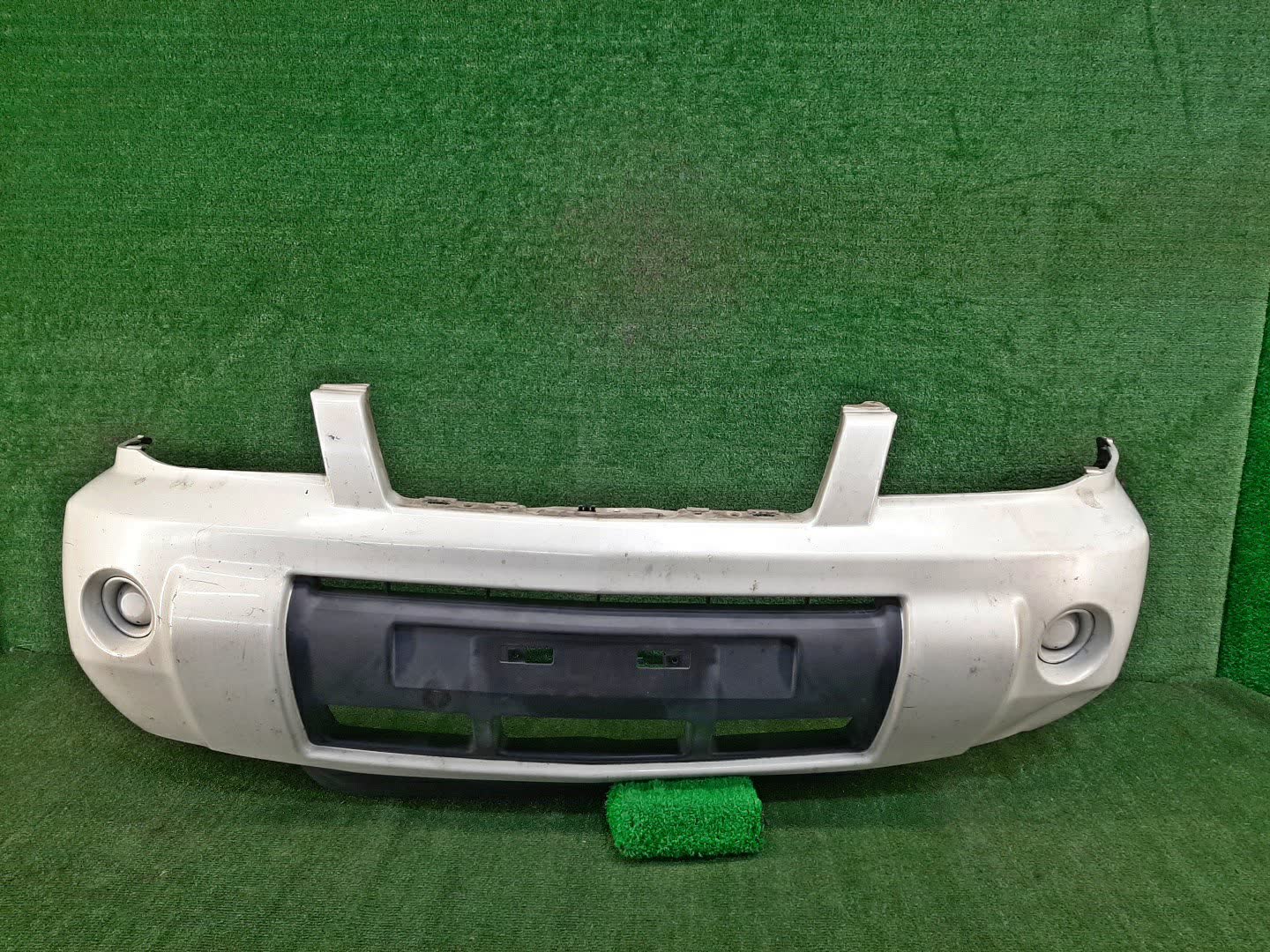Бампер передний NISSAN X-TRAIL T30, NT30, PNT30 77335 1 ракурс