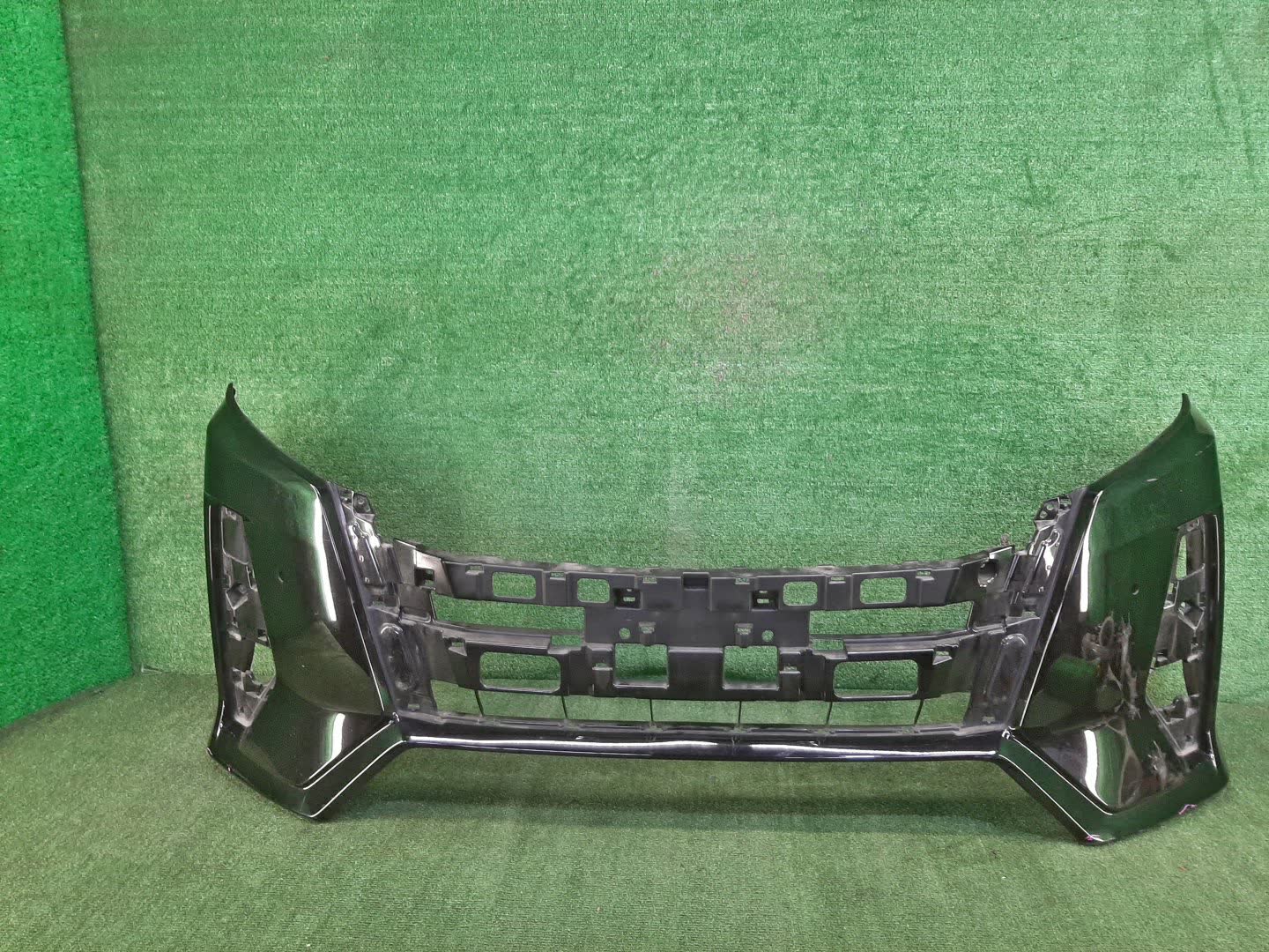 Бампер передний TOYOTA NOAH ZRR80G 78083 1 ракурс