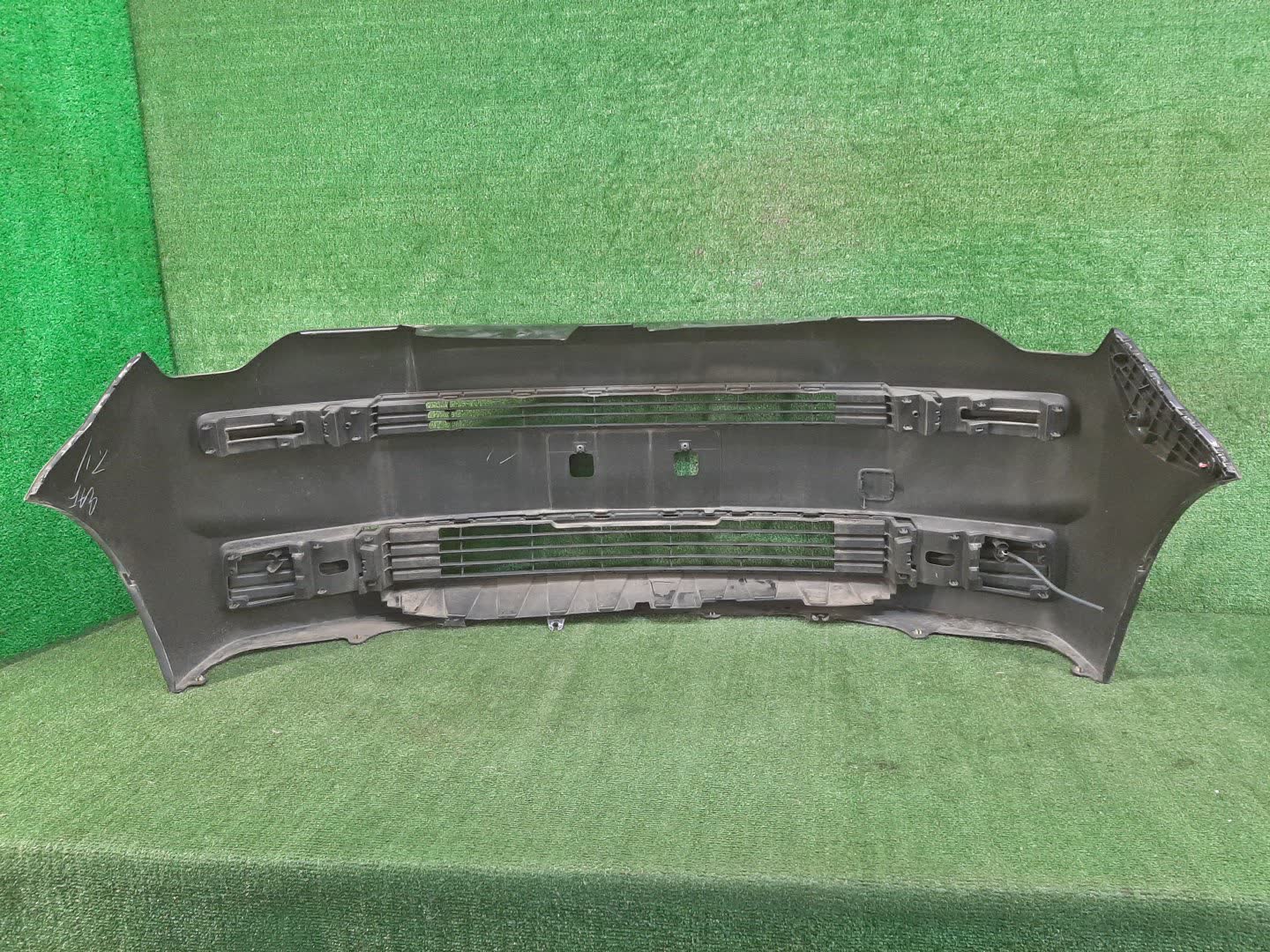 Бампер передний TOYOTA SPADE NCP141 78433 4 ракурс