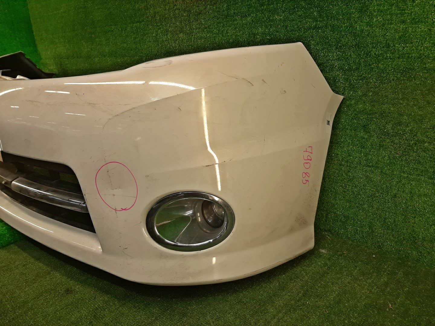 Бампер передний NISSAN SERENA C25 79085 3 ракурс