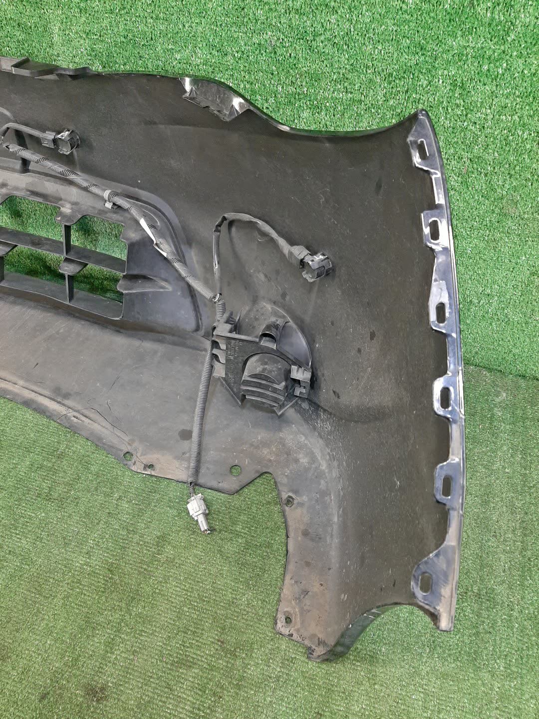 Бампер передний NISSAN SERENA C26 79189 5 ракурс
