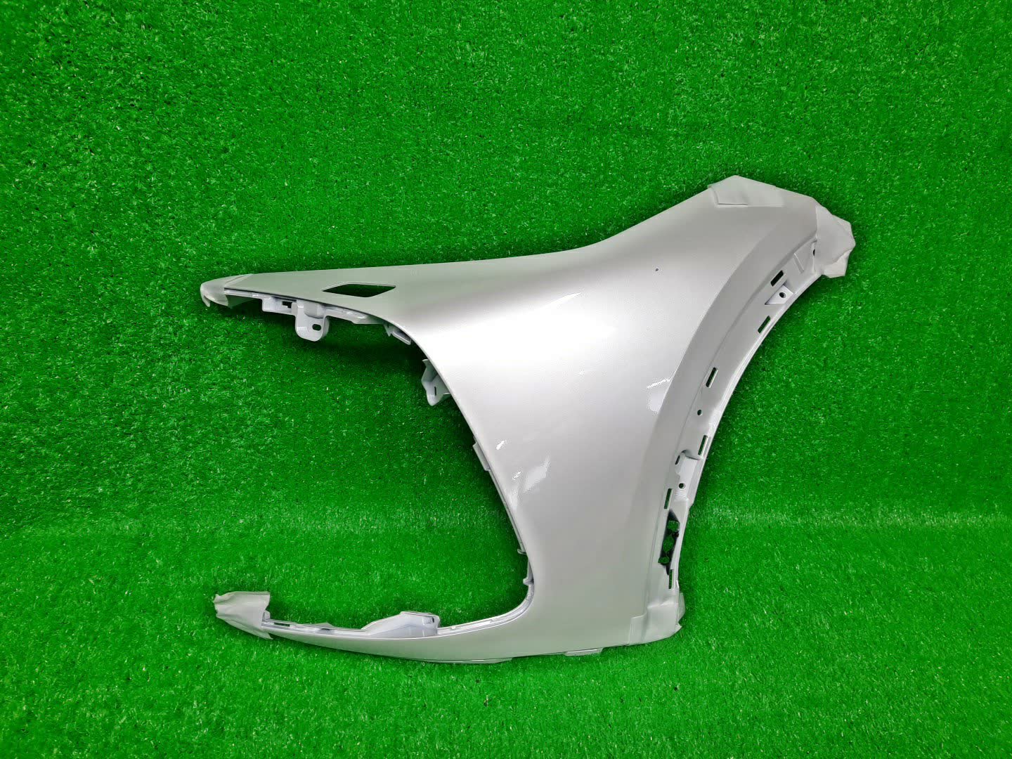Клык бампера левый передний TOYOTA CROWN AZSH35 52113-30090-A0 1 ракурс Клык бампера левый передний TOYOTA CROWN AZSH35 52113-30090-A0 1 ракурс