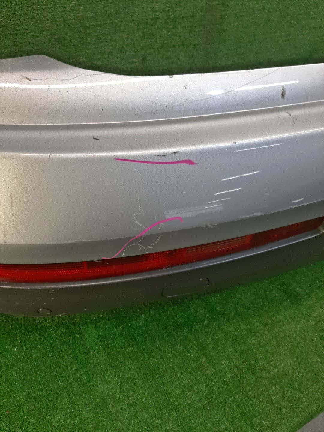 Бампер задний AUDI Q7 4LB 4L0807303D 3 ракурс Бампер задний AUDI Q7 4LB 4L0807303D 3 ракурс