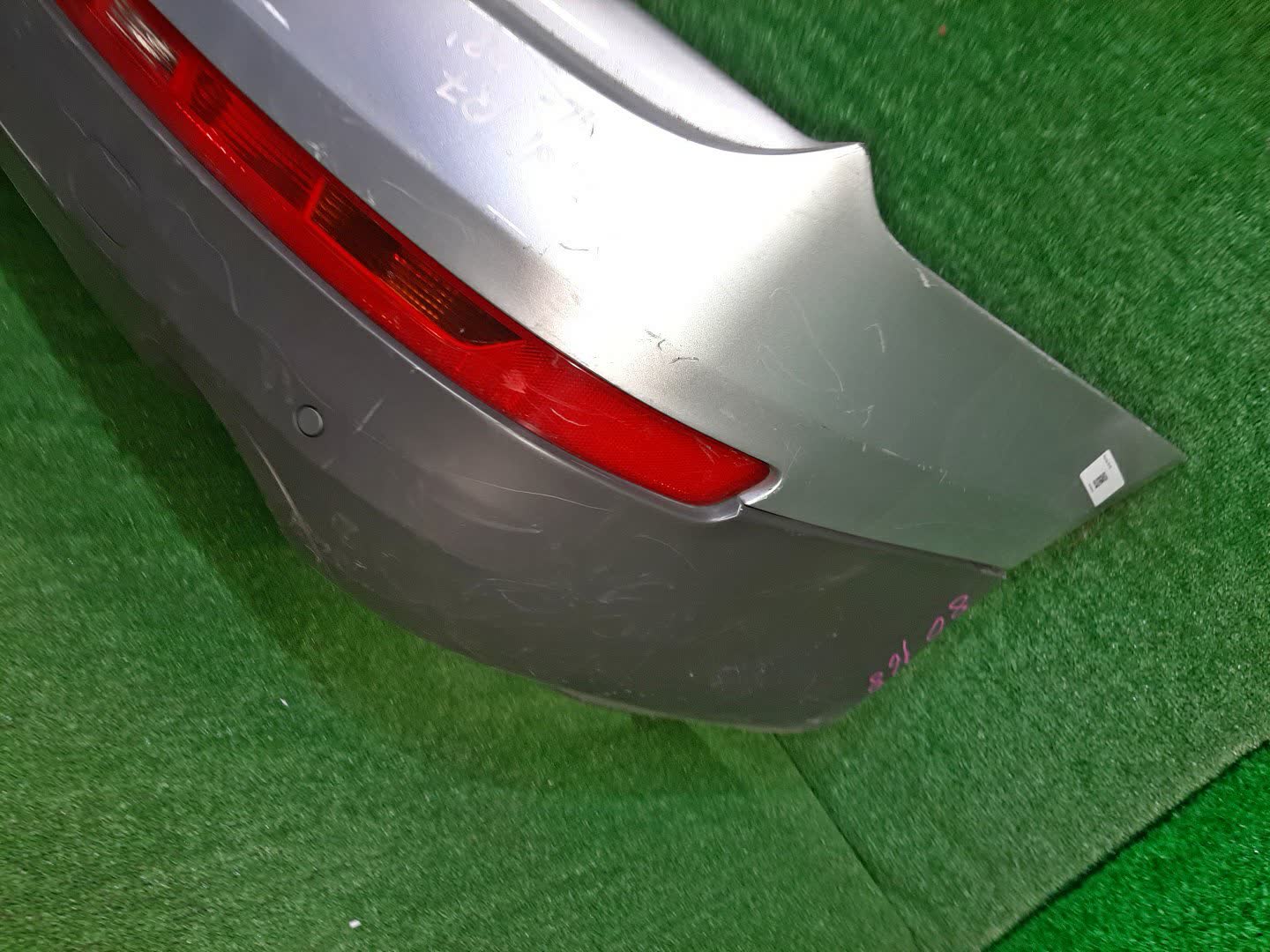 Бампер задний AUDI Q7 4LB 4L0807303D 4 ракурс Бампер задний AUDI Q7 4LB 4L0807303D 4 ракурс