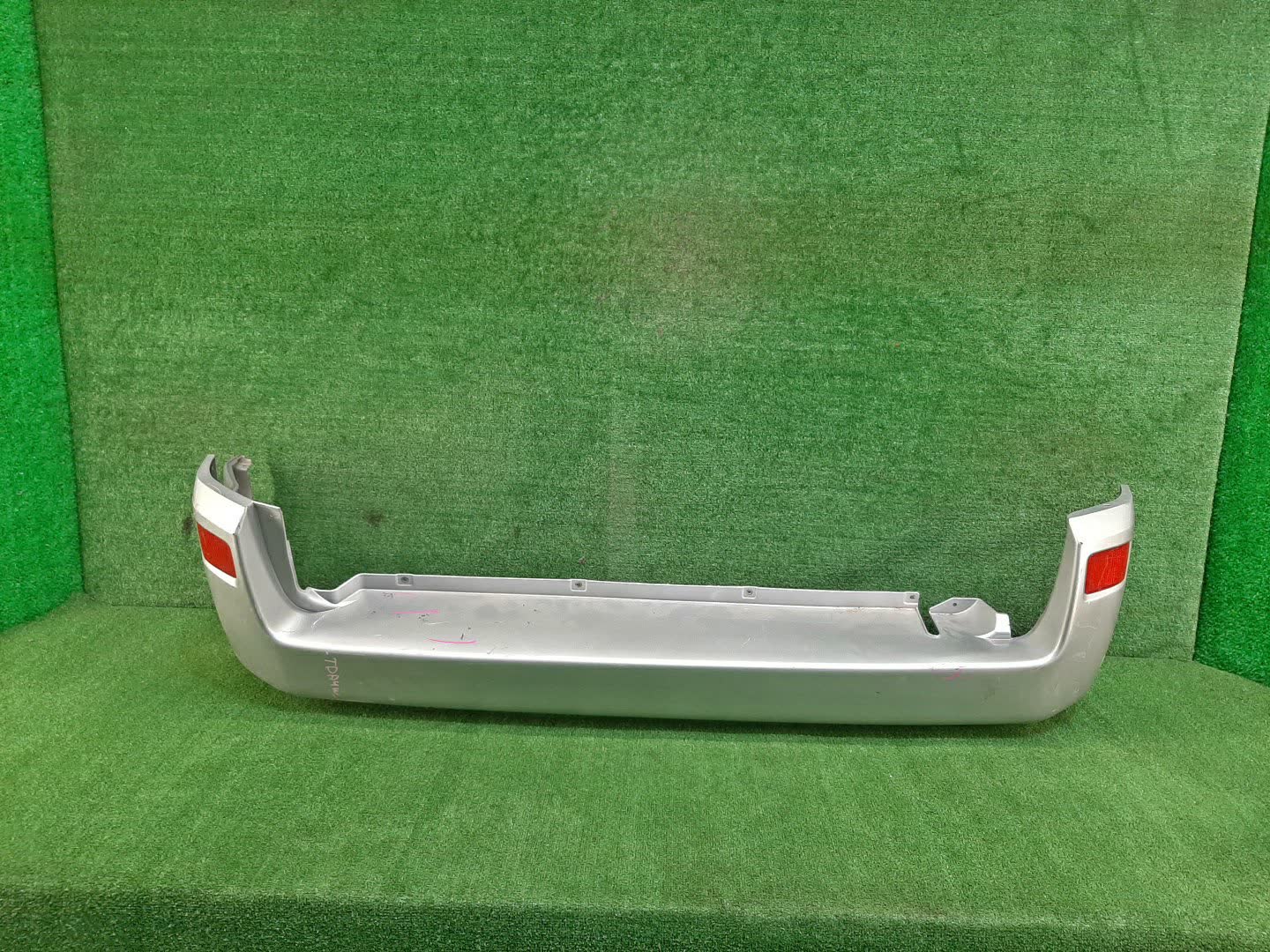 Бампер задний SUZUKI ESCUDO, GRAND VITARA TDB4W, TD94W, TD54W, TDA4W, TDB4, TE94, TD54, TAA4V, JT 80211 1 ракурс
