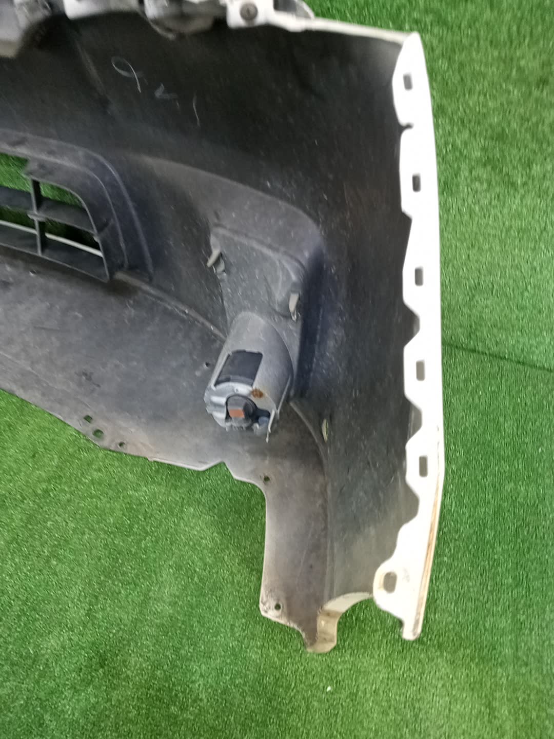 Бампер передний NISSAN SERENA C26 80265 5 ракурс