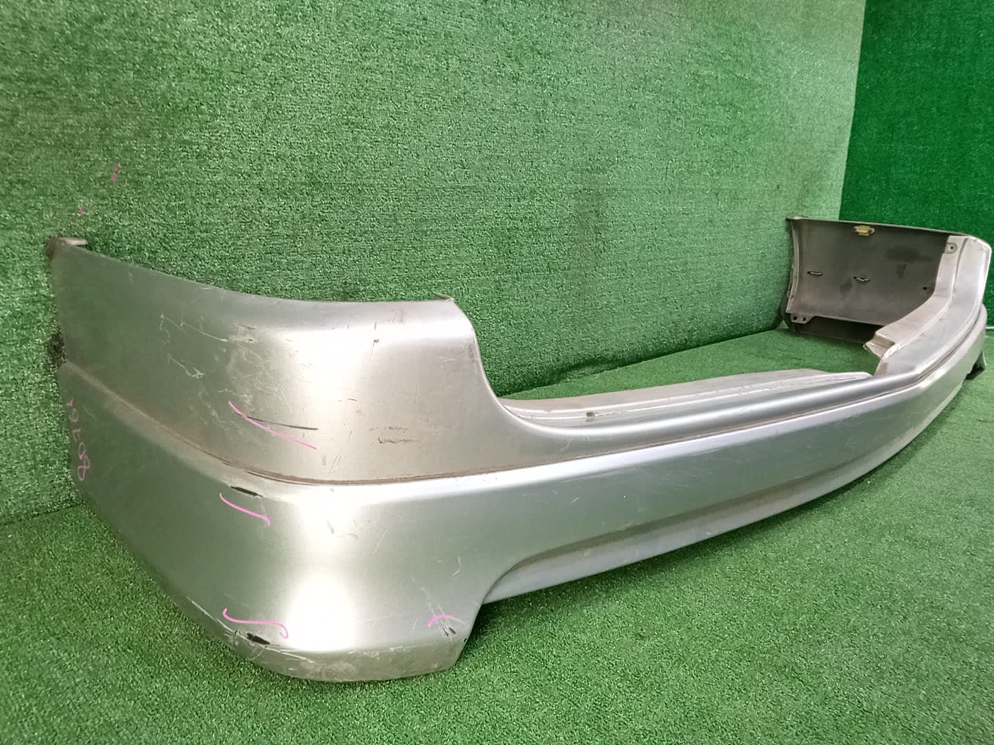 Бампер задний TOYOTA GRAND HIACE VCH10W, KCH10W, VCH16W, KCH16W, KCH11W 80761 2 ракурс