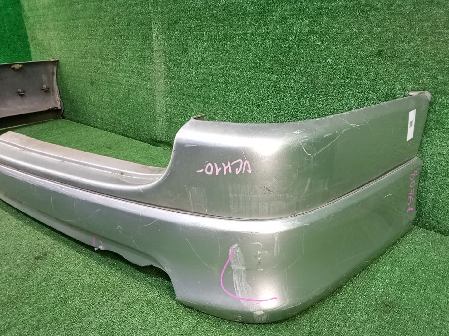 Бампер задний TOYOTA GRAND HIACE VCH10W, KCH10W, VCH16W, KCH16W, KCH11W 80761 3 ракурс