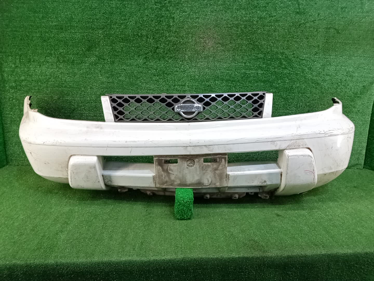 Бампер передний NISSAN X-TRAIL T30, NT30, PNT30 80858 1 ракурс