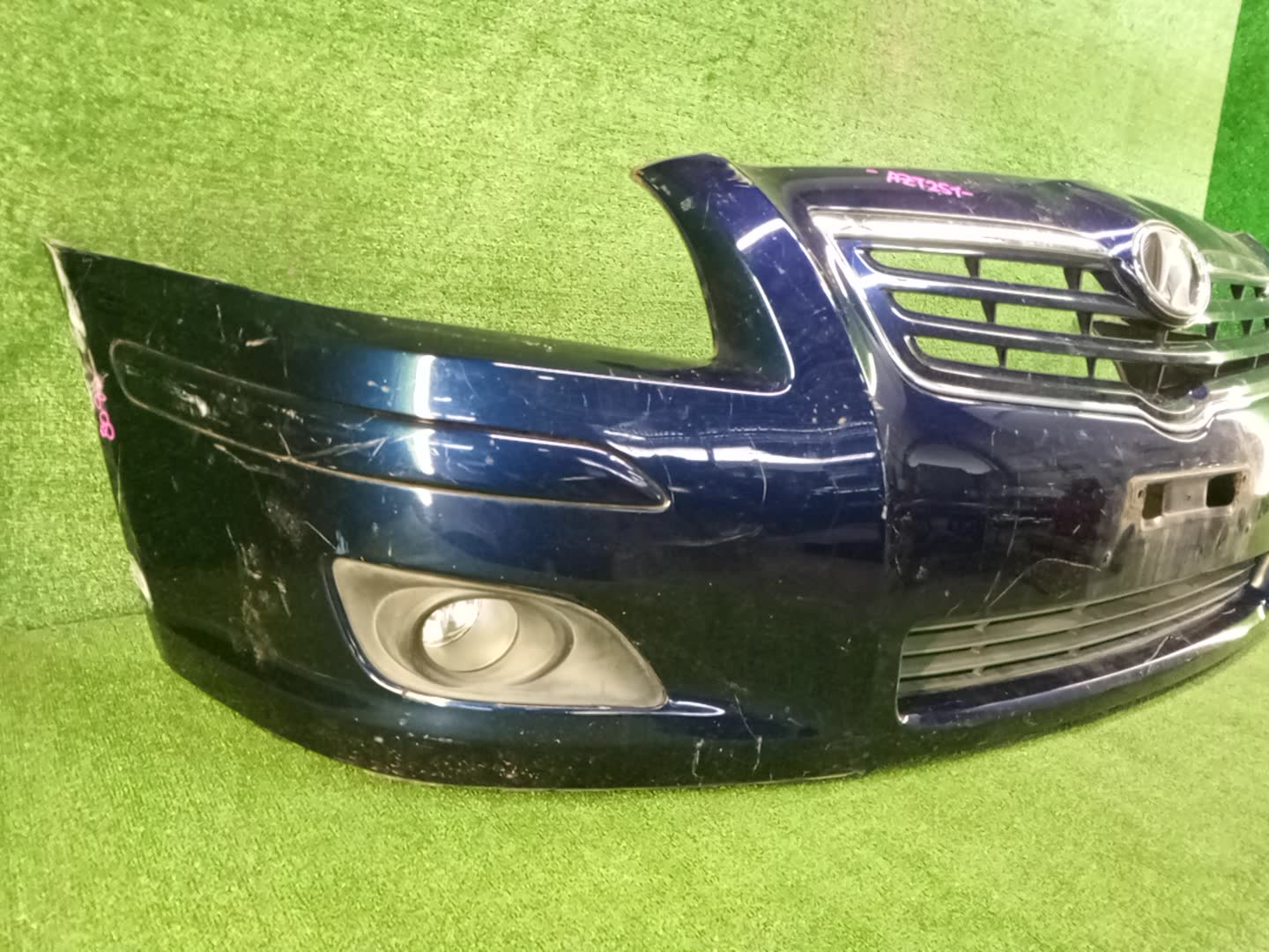 Бампер передний TOYOTA AVENSIS ZZT251, AZT250, AZT255, AZT251 80961 2 ракурс