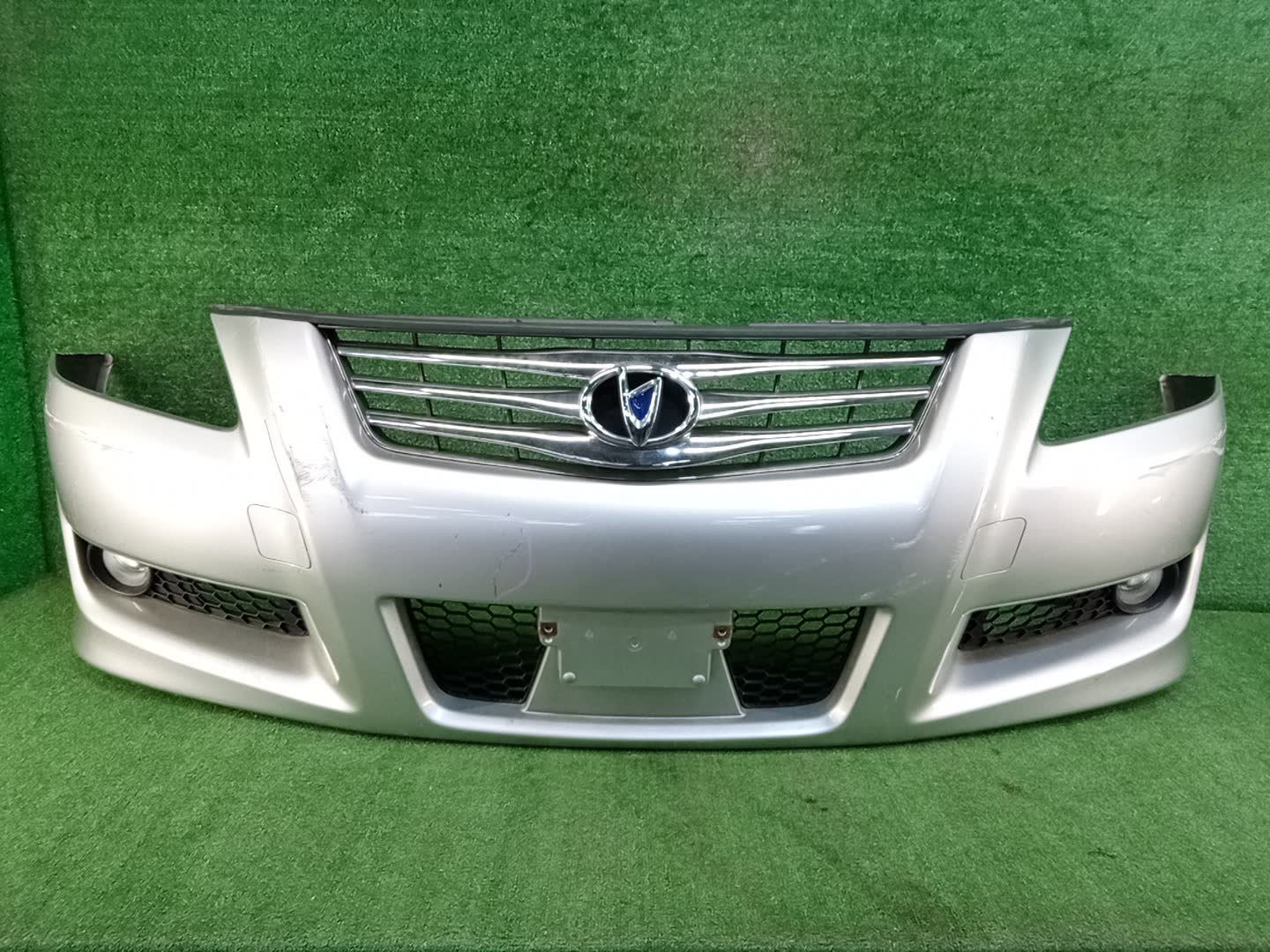 Бампер передний TOYOTA BLADE AZE156H, AZE154H 81021 1 ракурс Бампер передний TOYOTA BLADE AZE156H, AZE154H 81021 1 ракурс