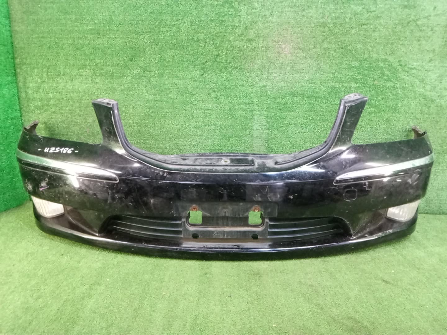 Бампер передний TOYOTA CROWN MAJESTA UZS186 81088 1 ракурс