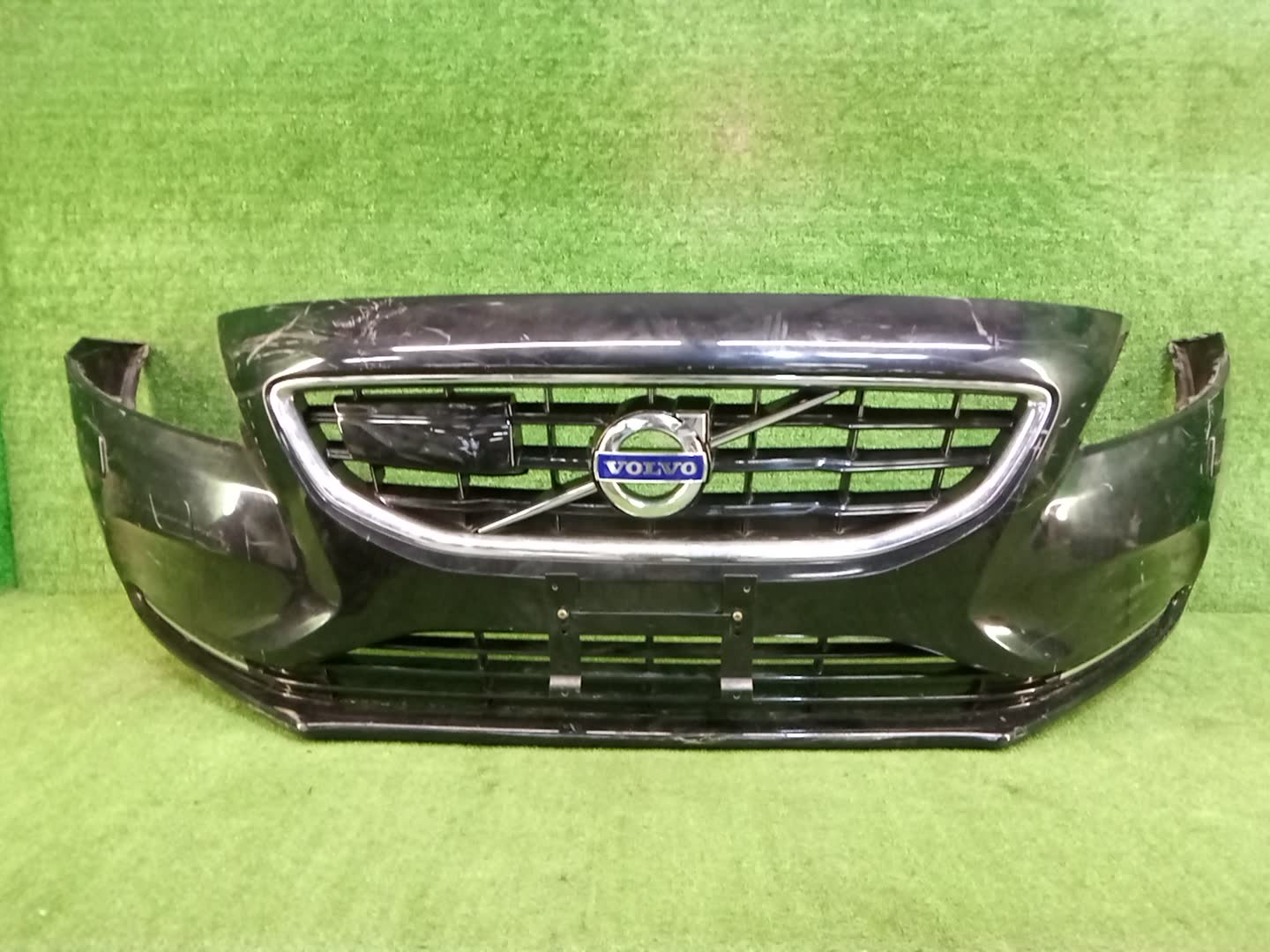 Бампер передний VOLVO V40 MZ63, MV, MV48 81261 1 ракурс