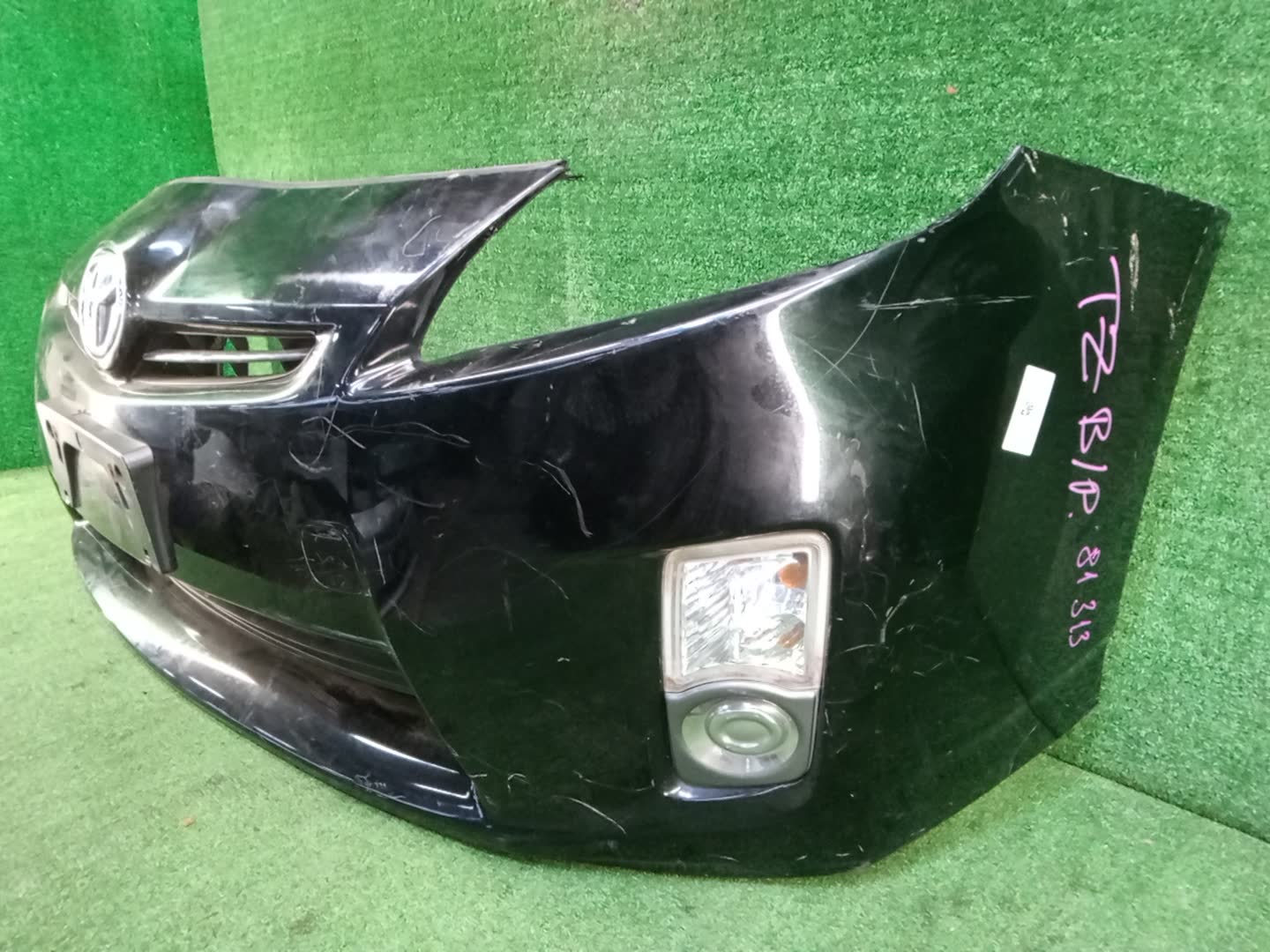 Бампер передний TOYOTA PRIUS ZVW30 81313 3 ракурс
