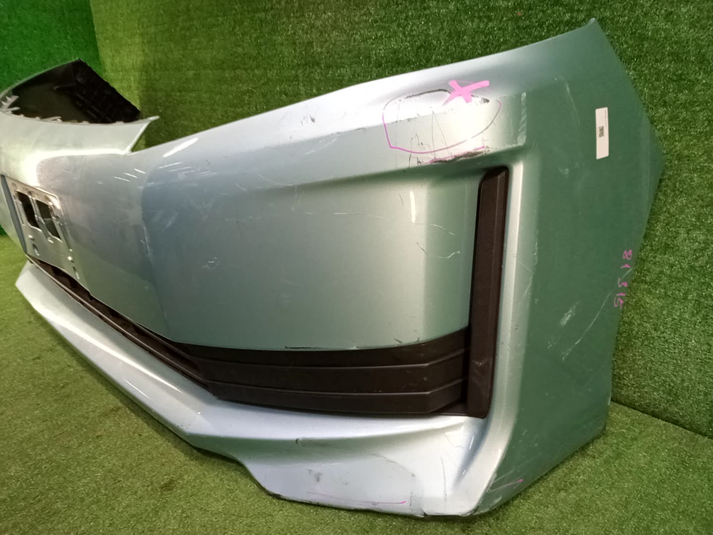 Бампер передний TOYOTA VOXY ZRR80G 81315 3 ракурс