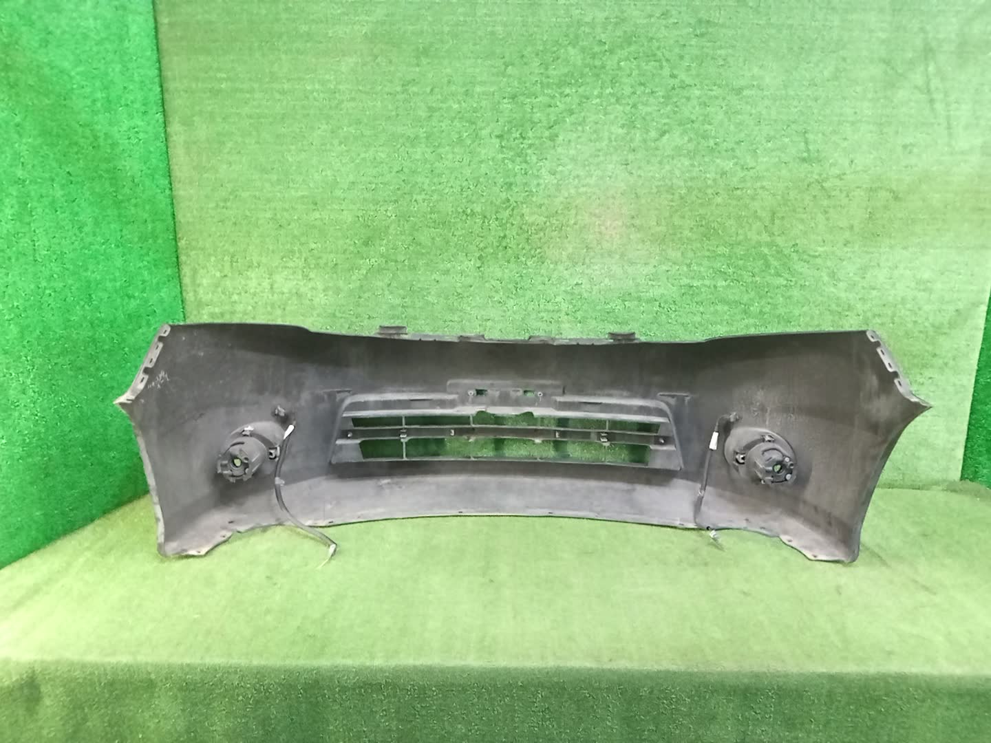Бампер передний NISSAN SERENA C25 81747 4 ракурс