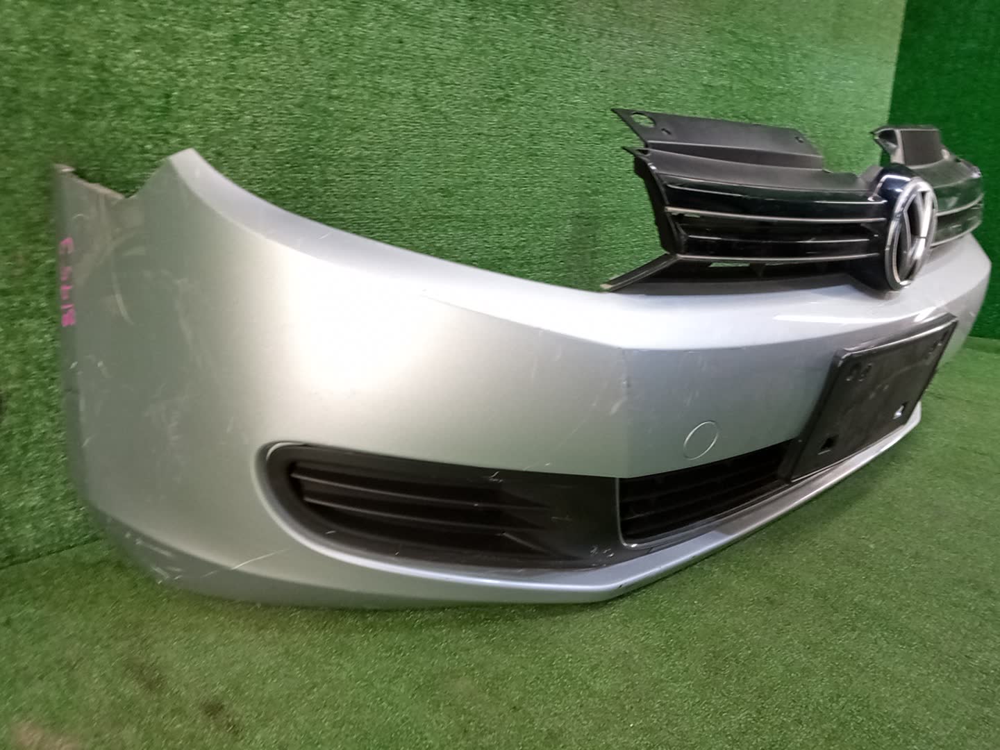 Бампер передний VOLKSWAGEN GOLF 5K1, MK6, AJ5 81953 3 ракурс
